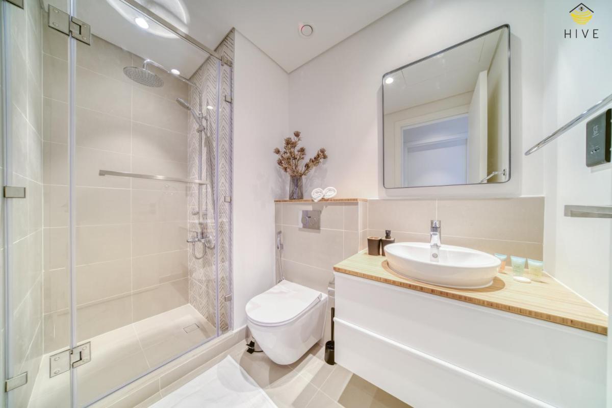 Beautiful 1 Bedroom apartment in Collective 2.0