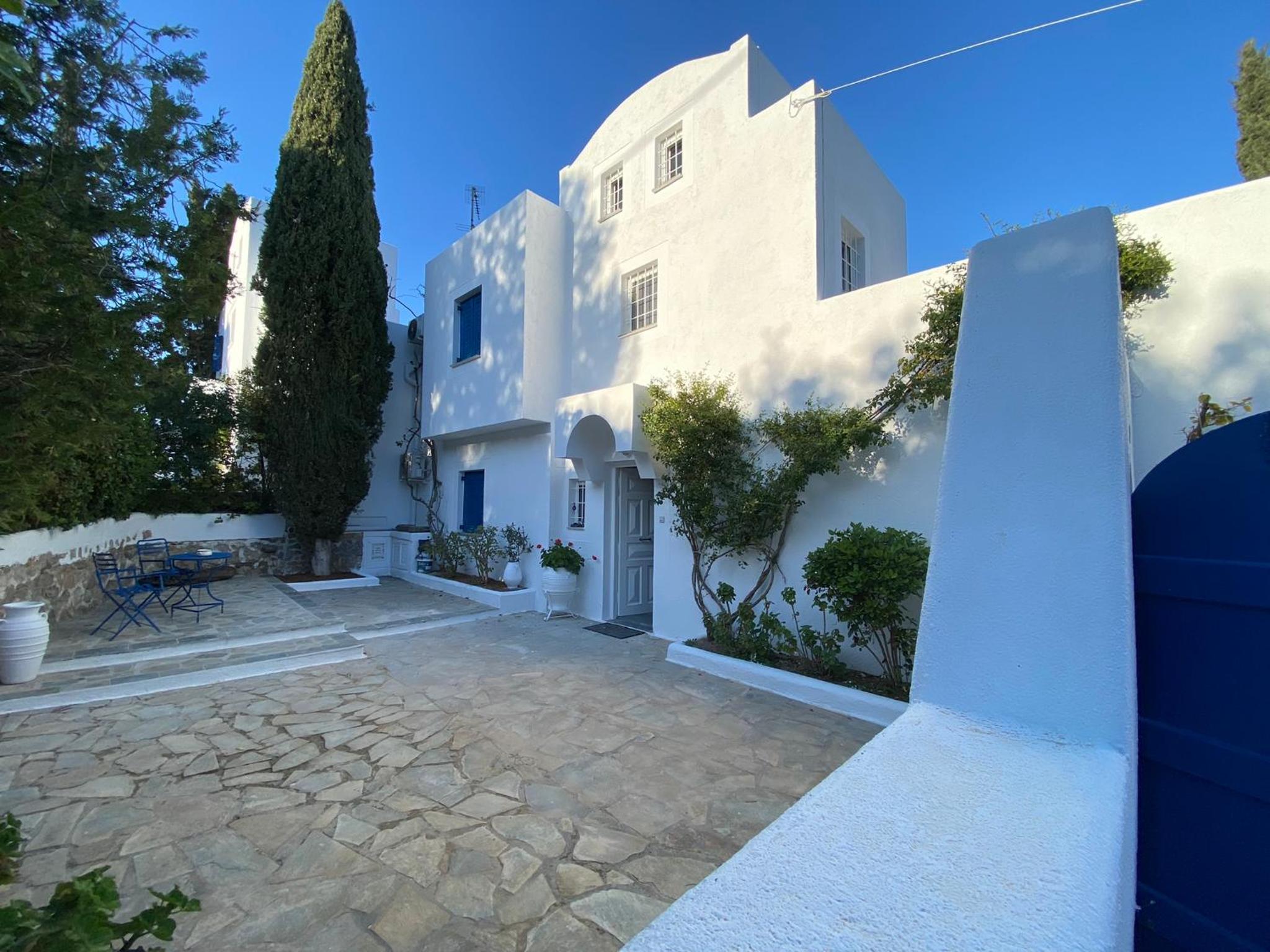 Hotel RETREAT VILLA BY THE SEA WITH POOL IN PORTO HELI - Image 1