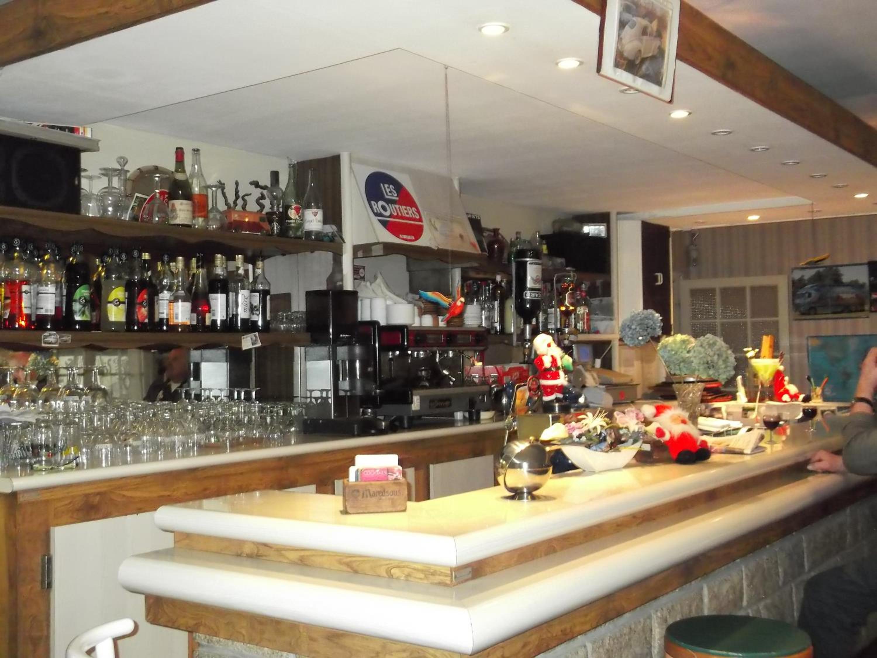 bar