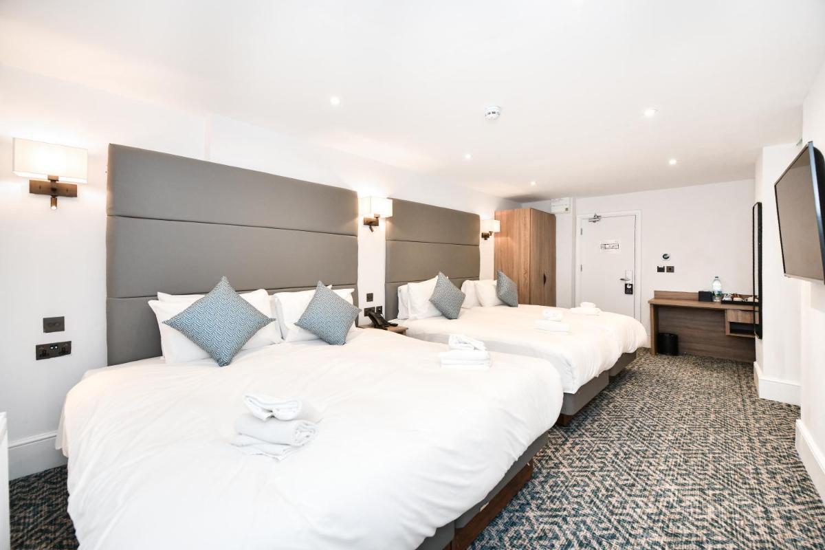 The J Hyde Park 20