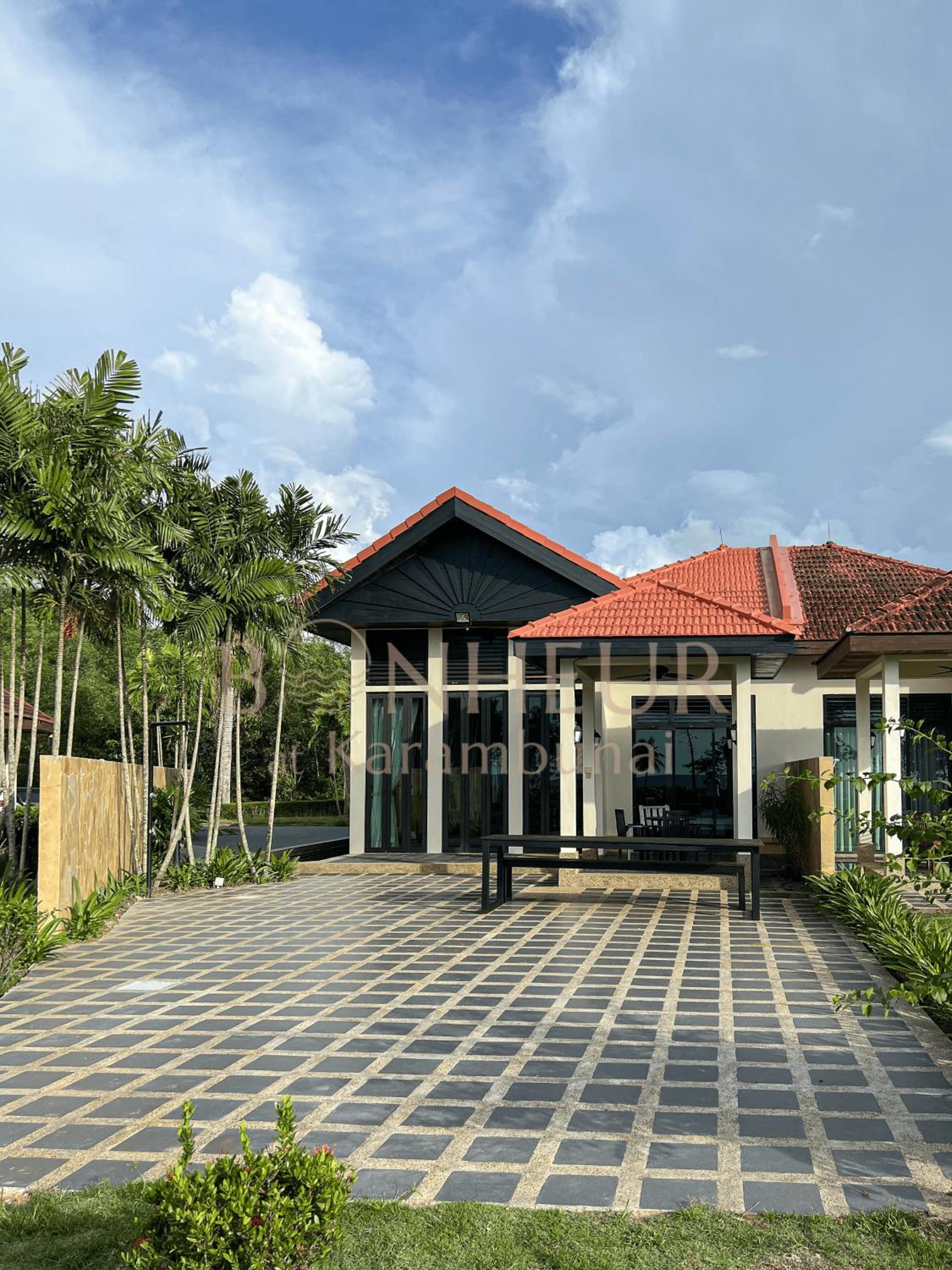 Bonheur at Karambunai