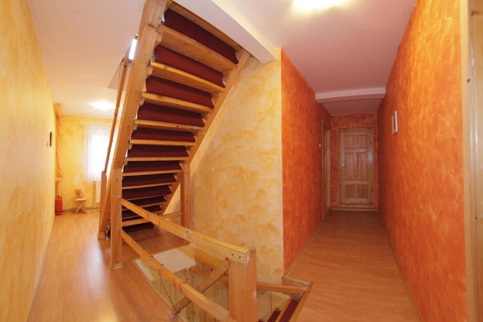 Photo 33
