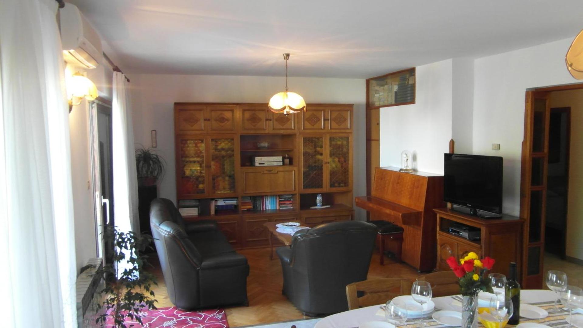 Apartments Ida, 100 m from the beach photo 3