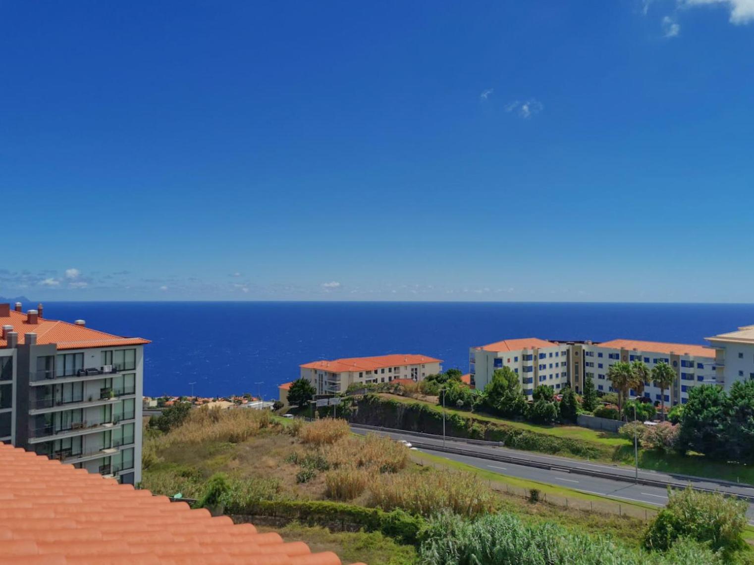 Caniço Penthouse by Homie view 2