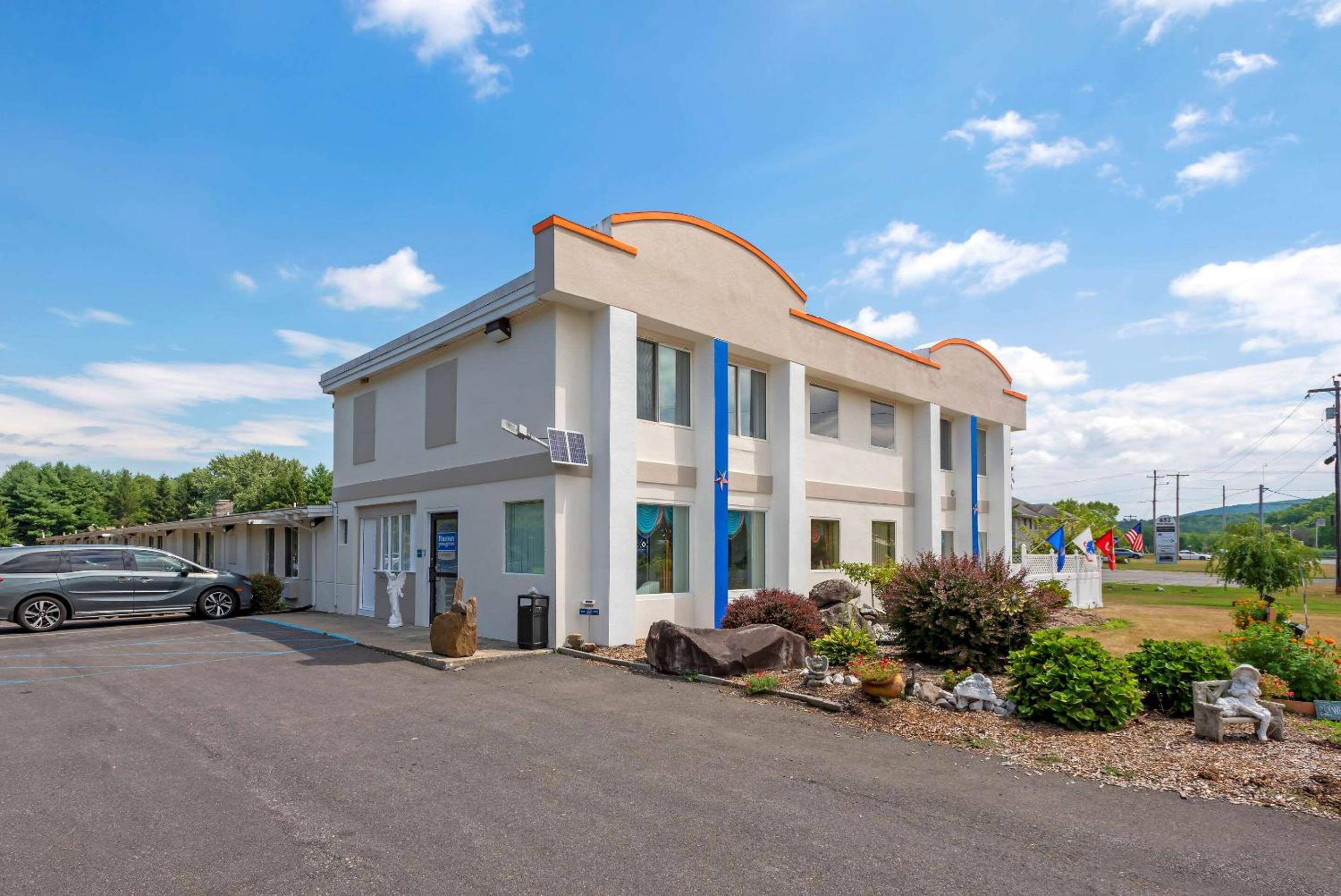 Rodeway Inn & Suites New Paltz - Hudson Valley view 3