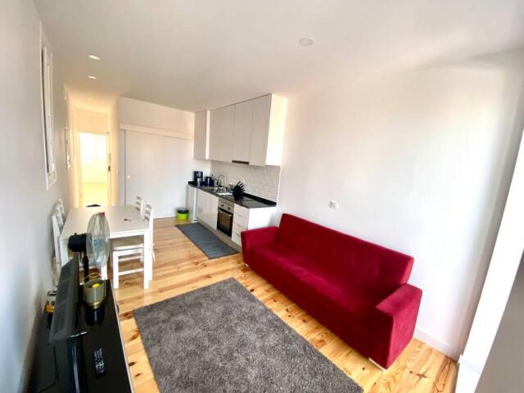 20-2 Lisbon Castle view apartment with French terrace view 2