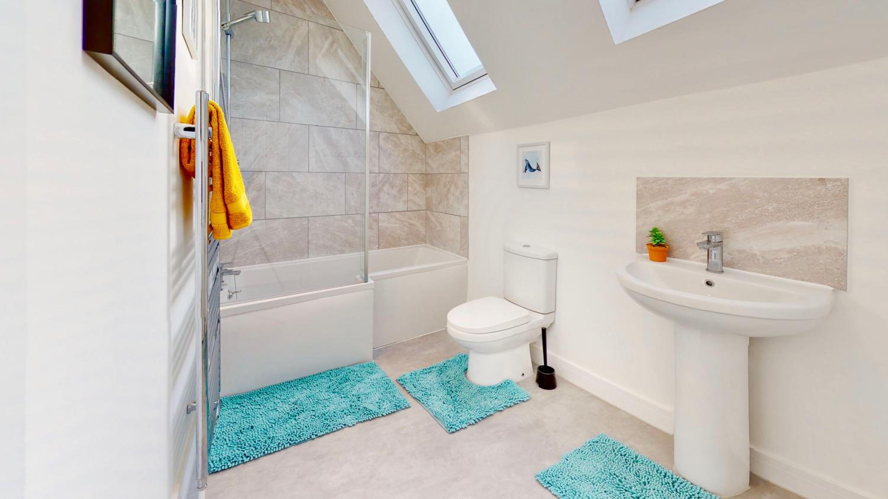 Funky 2 Bed (split level) Apartment in the Heart of Historic Rochester view 5