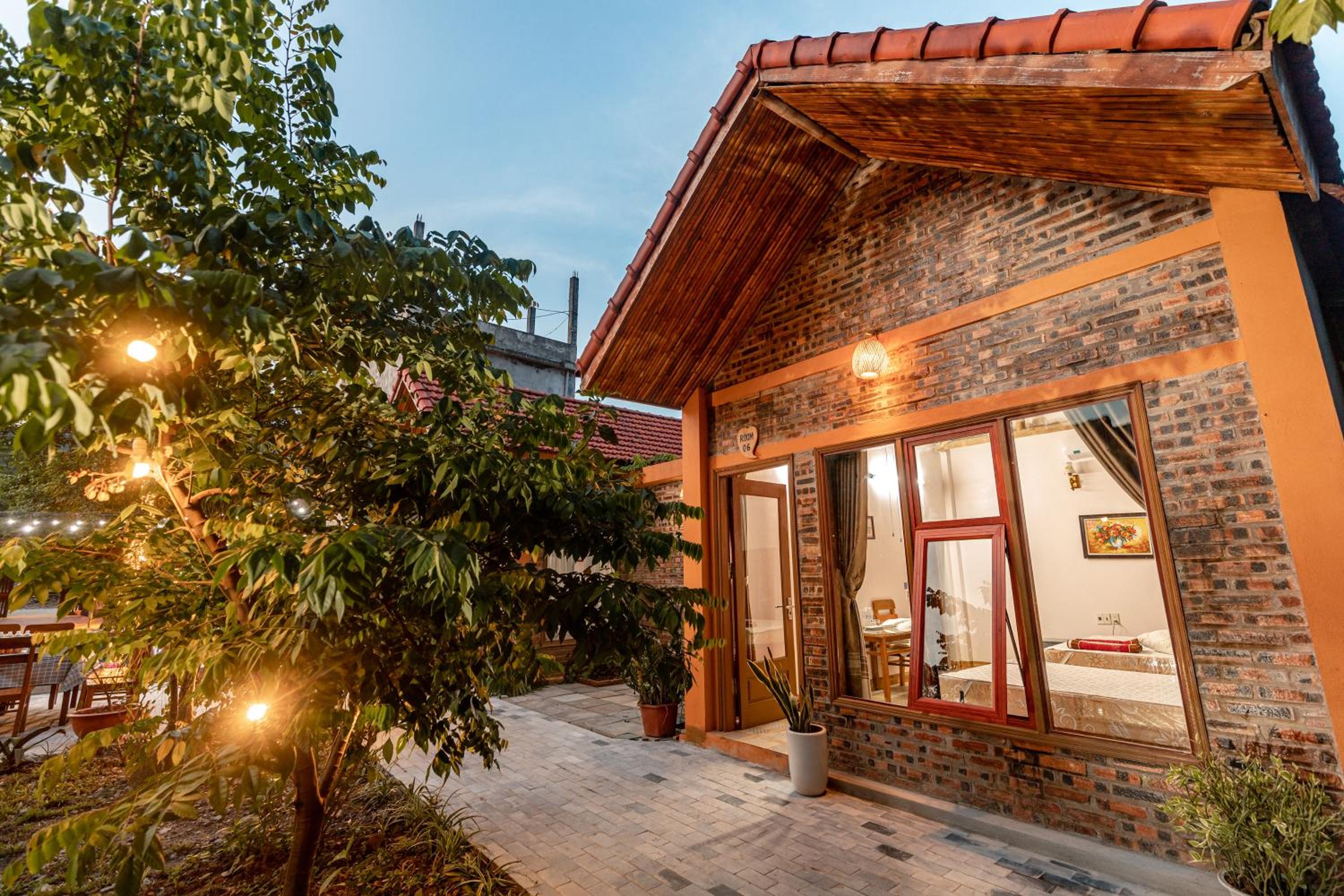 Tam Coc mountain bungalow 11