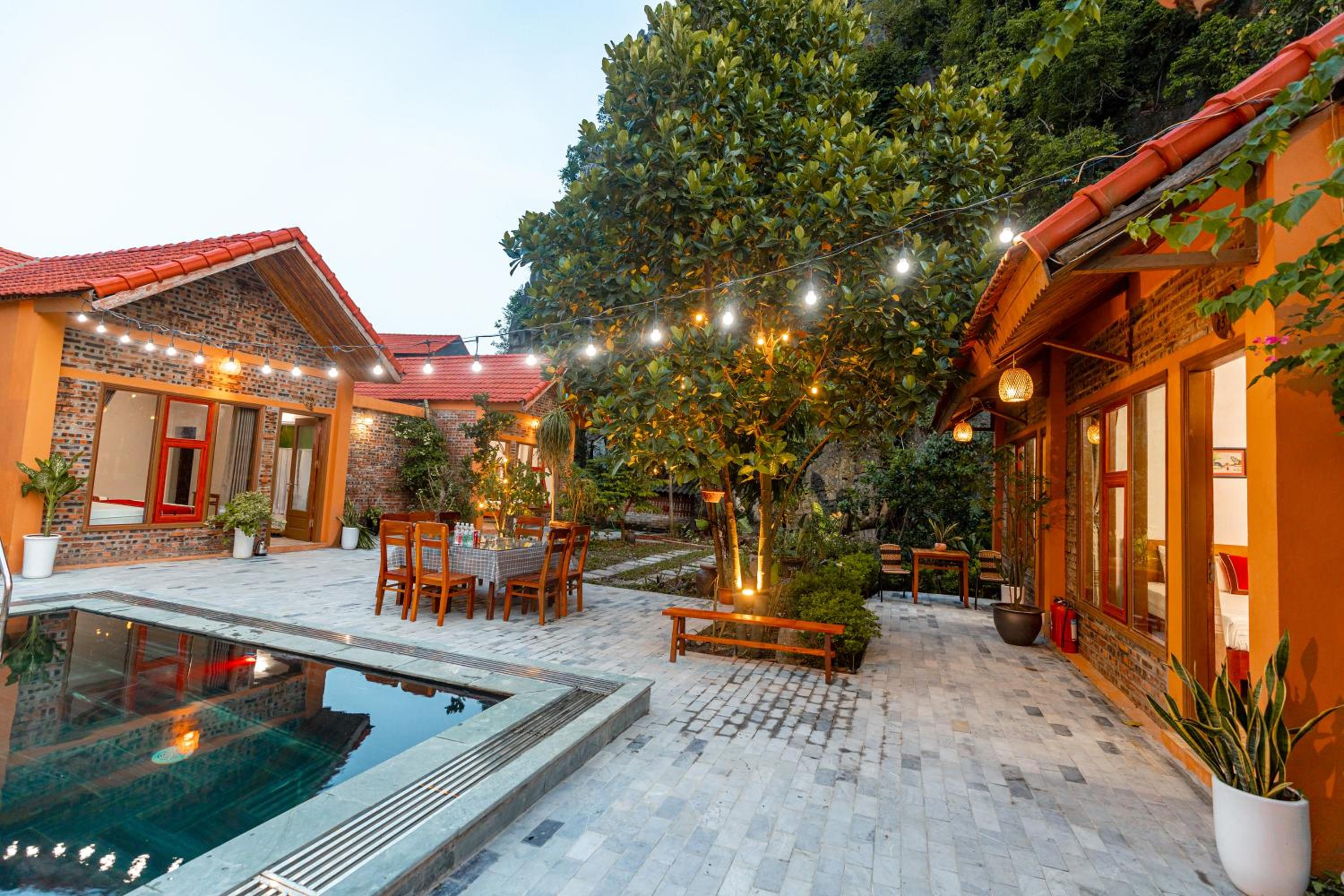 Tam Coc mountain bungalow 10
