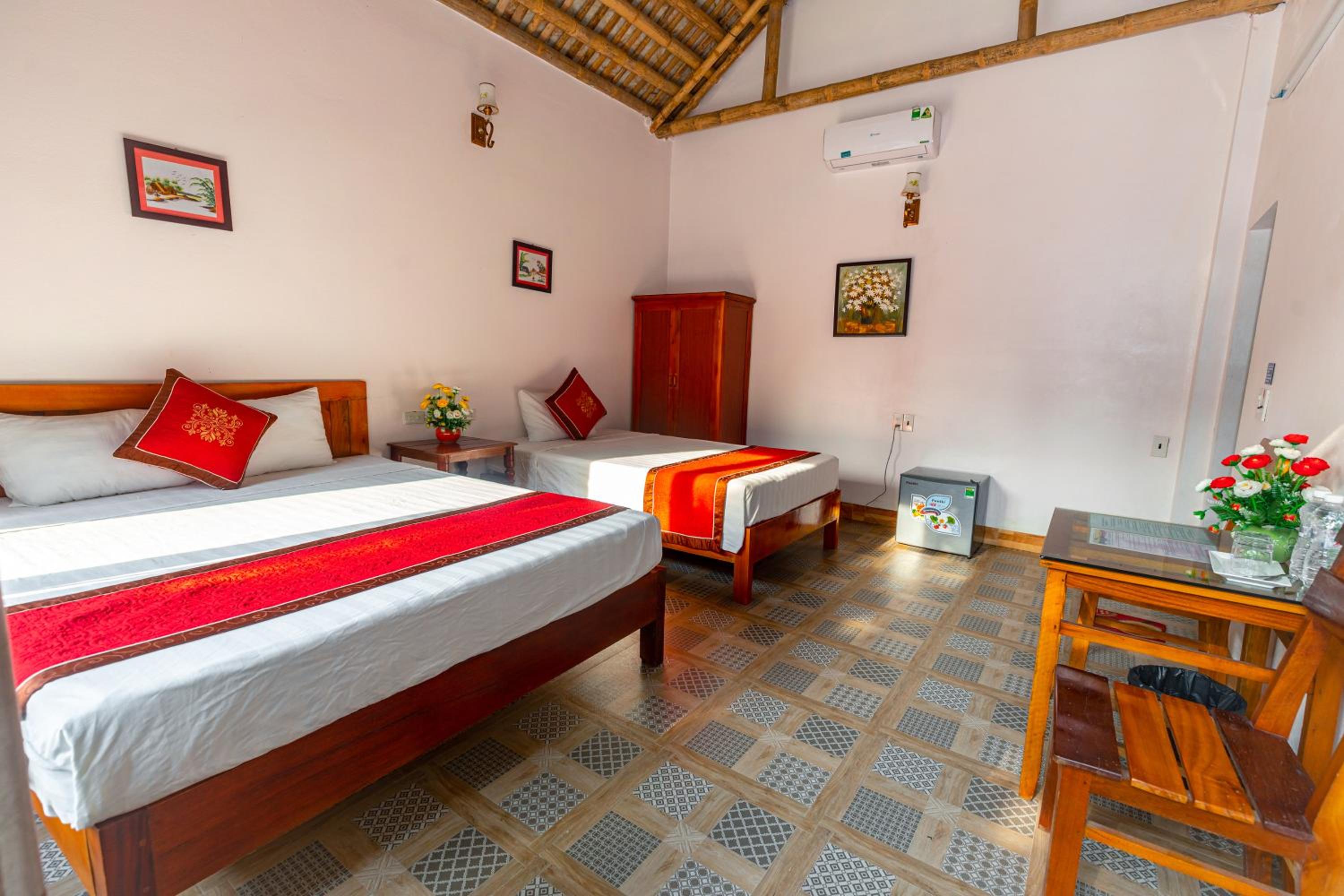 Tam Coc mountain bungalow 6