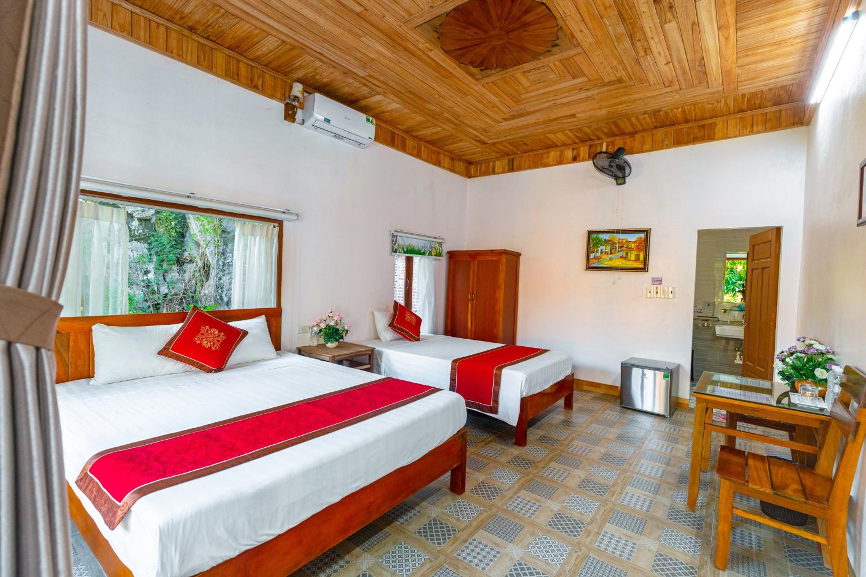 Tam Coc mountain bungalow 7