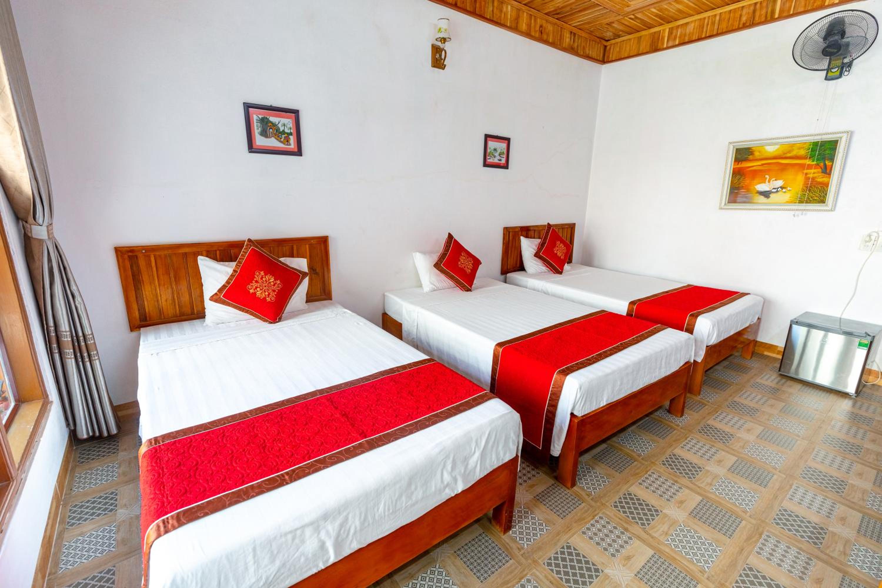 Tam Coc mountain bungalow 17