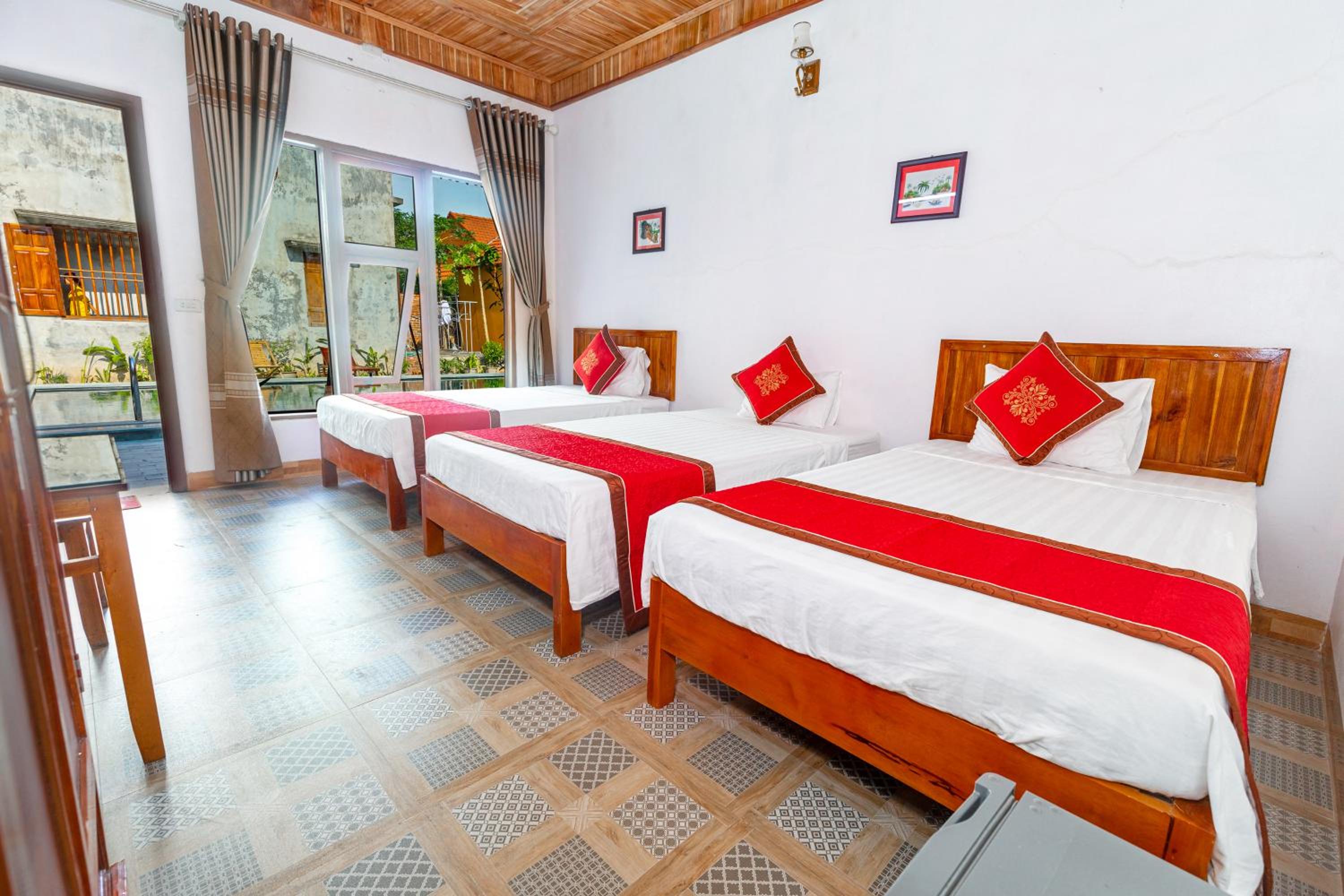 Tam Coc mountain bungalow 9