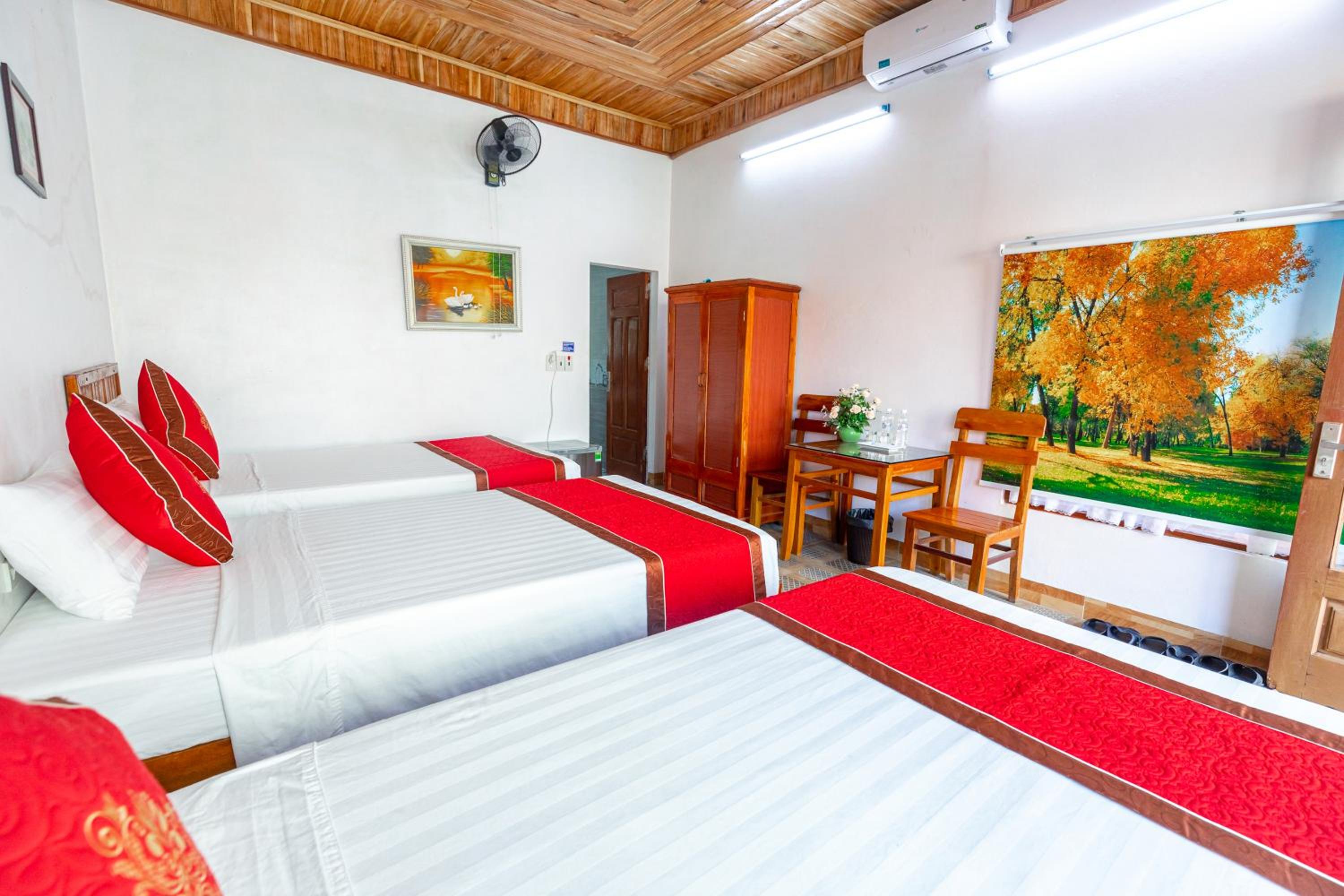Tam Coc mountain bungalow 31