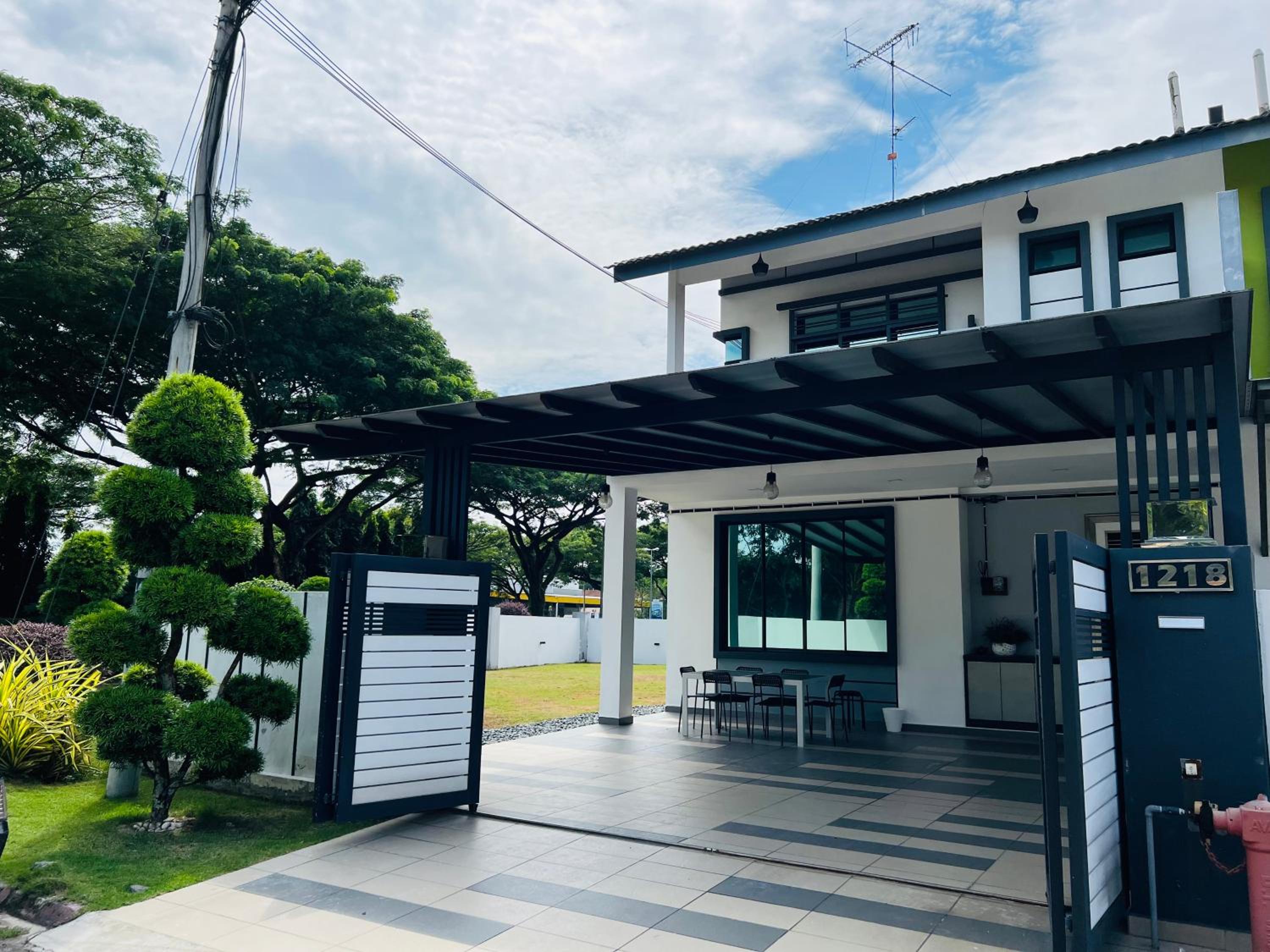 Kulai Lagenda Putra Corner House 古来公主城民宿 near JPO photo 3