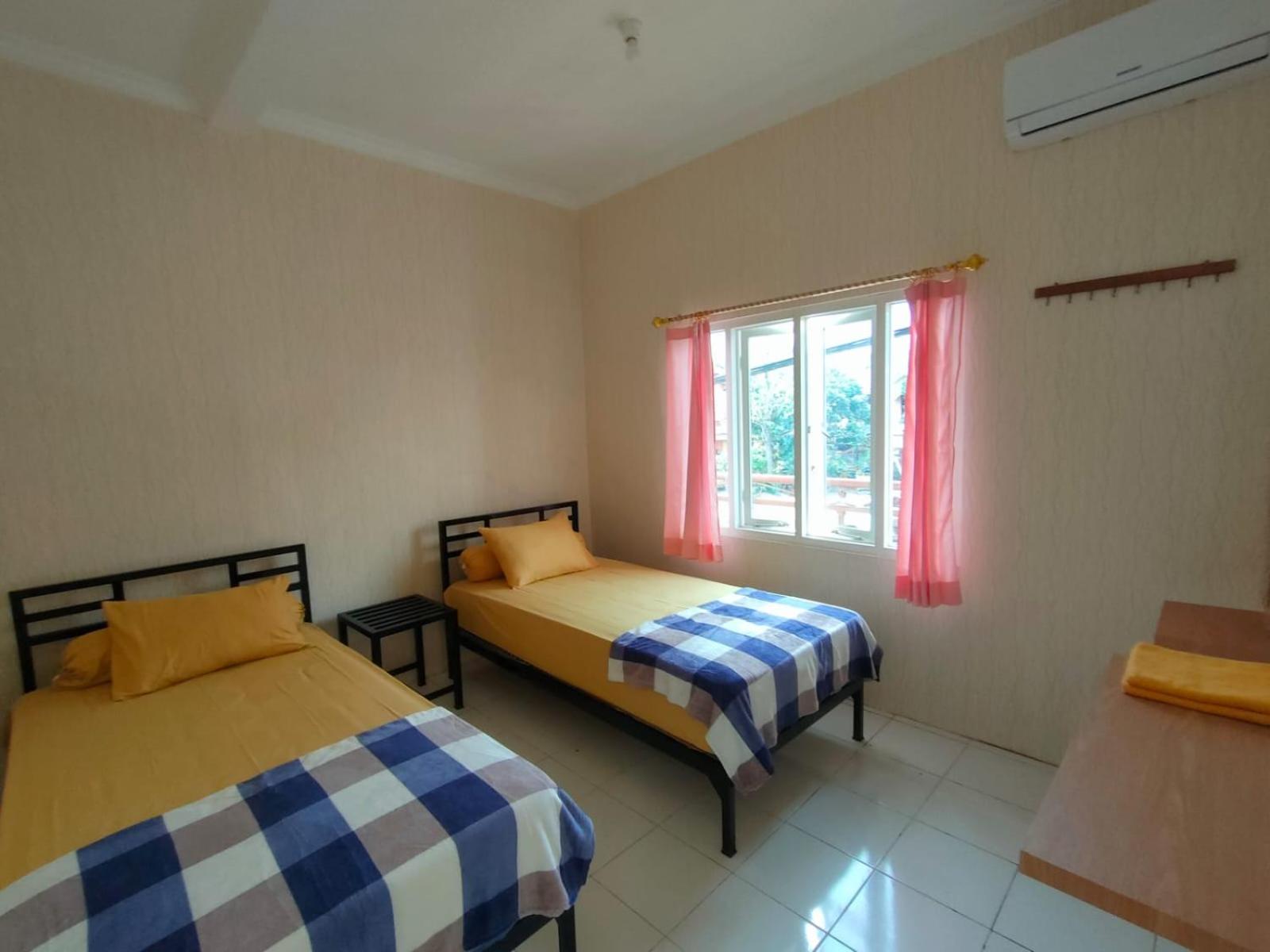 Sierra Homestay Malang 3 BR AC view 4
