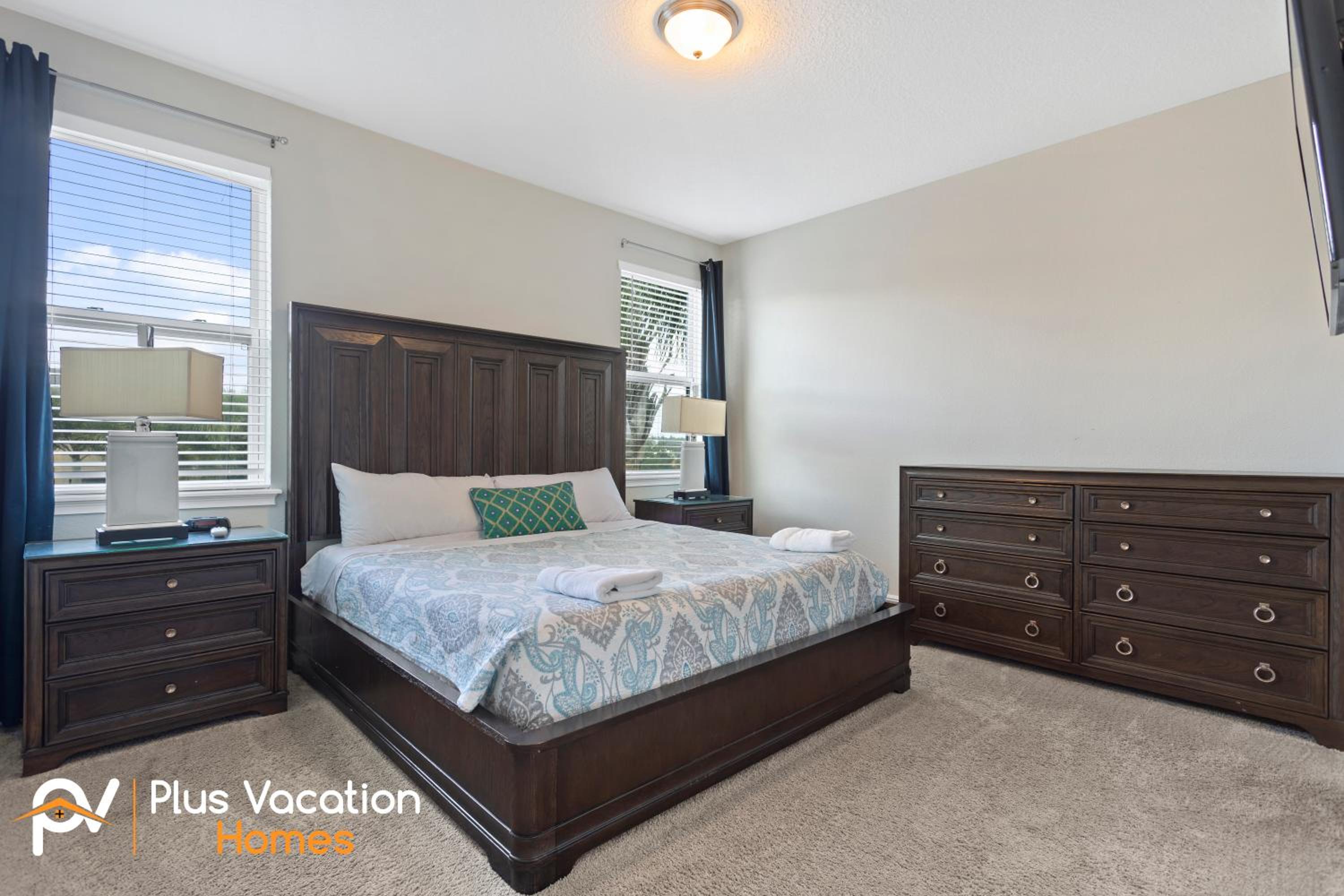 Huge 8BD Home - POOLSpa - GameMovie room