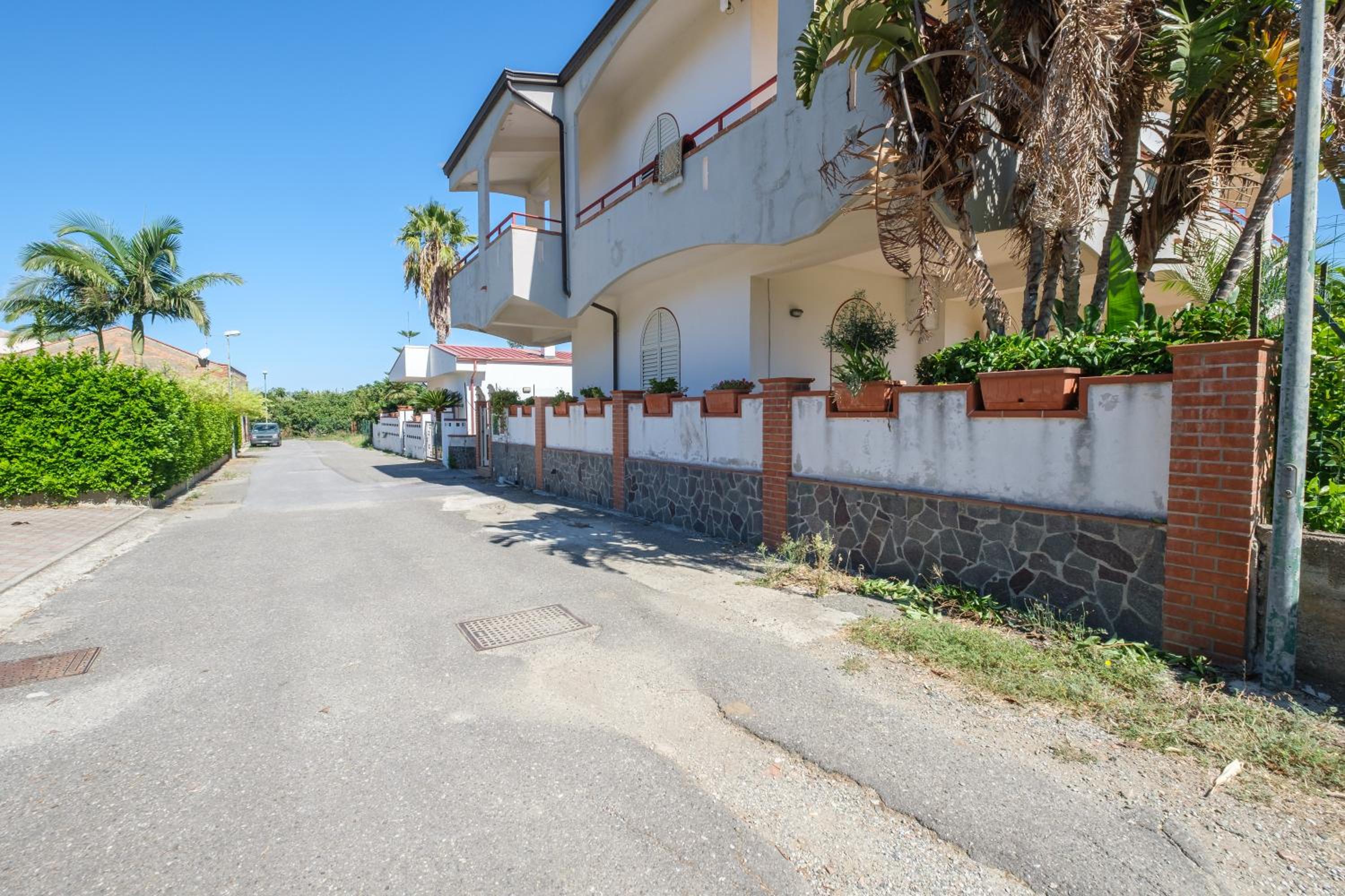 Villa Delle Pomelie view 3