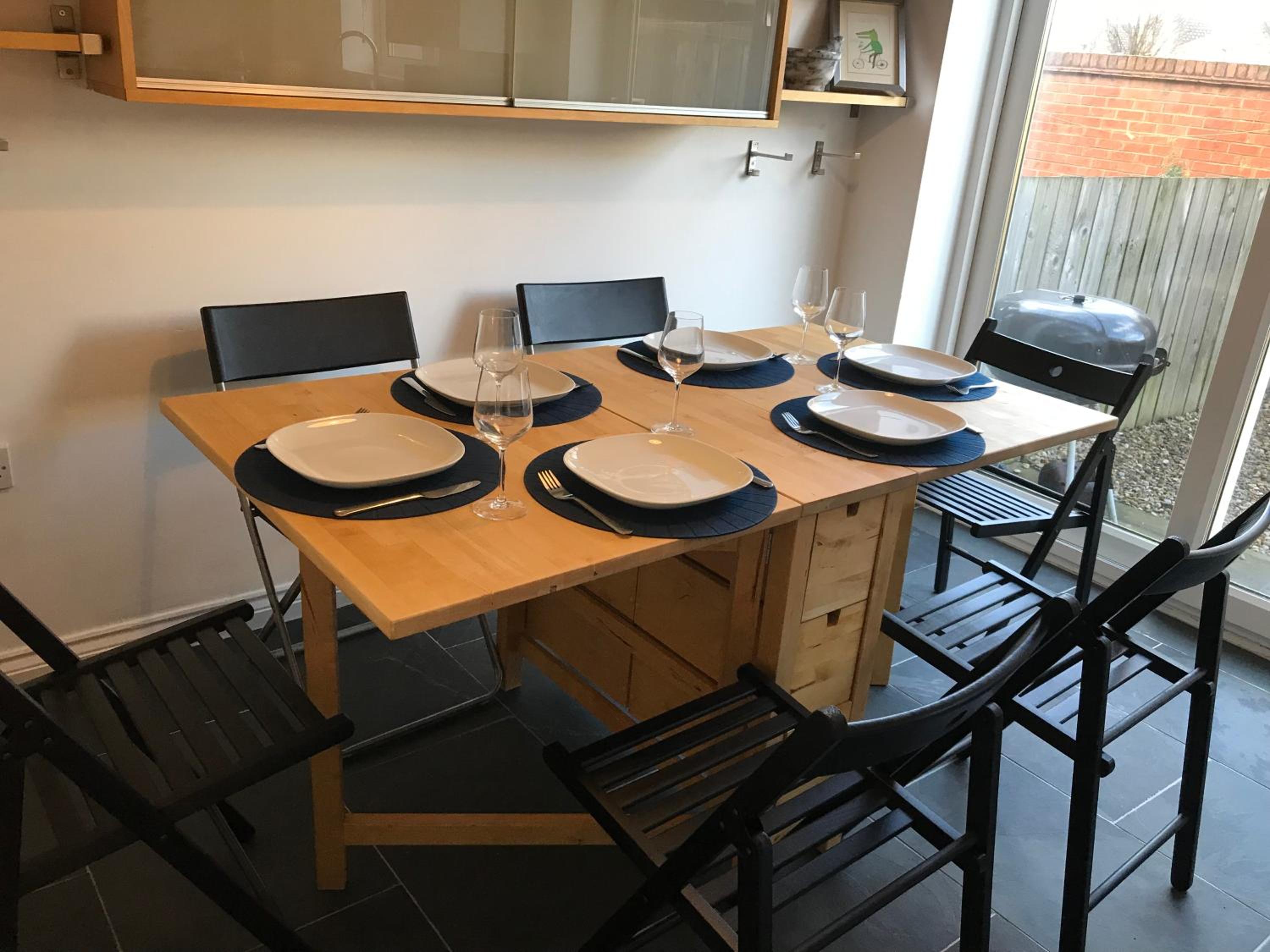 Riverside home. 3 bedroom. Free parking. 10 mins to Newcastle City Centre