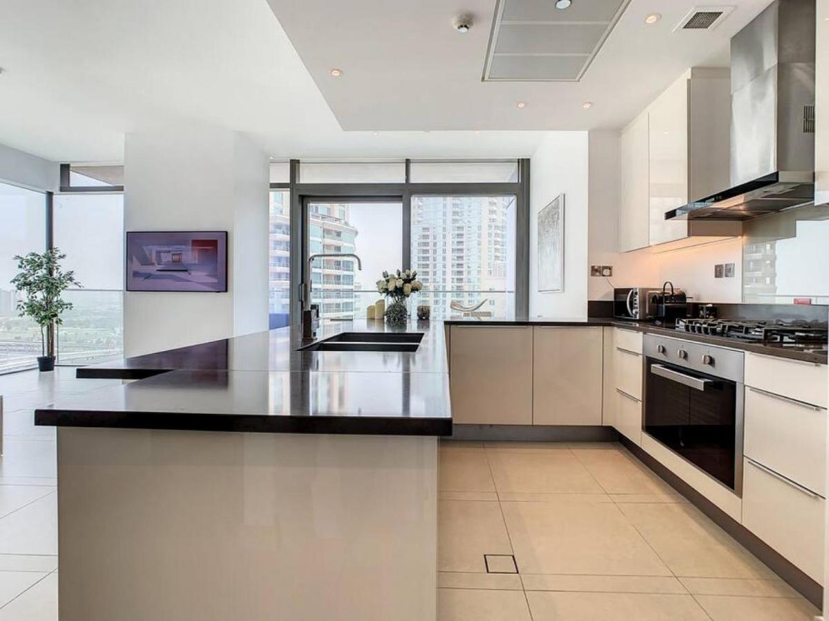 Key View - Marina Gate 1