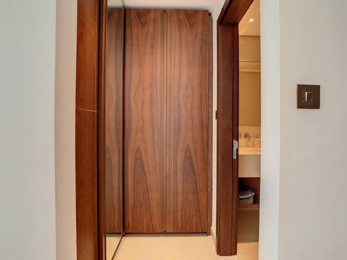 Key View - Marina Gate 1