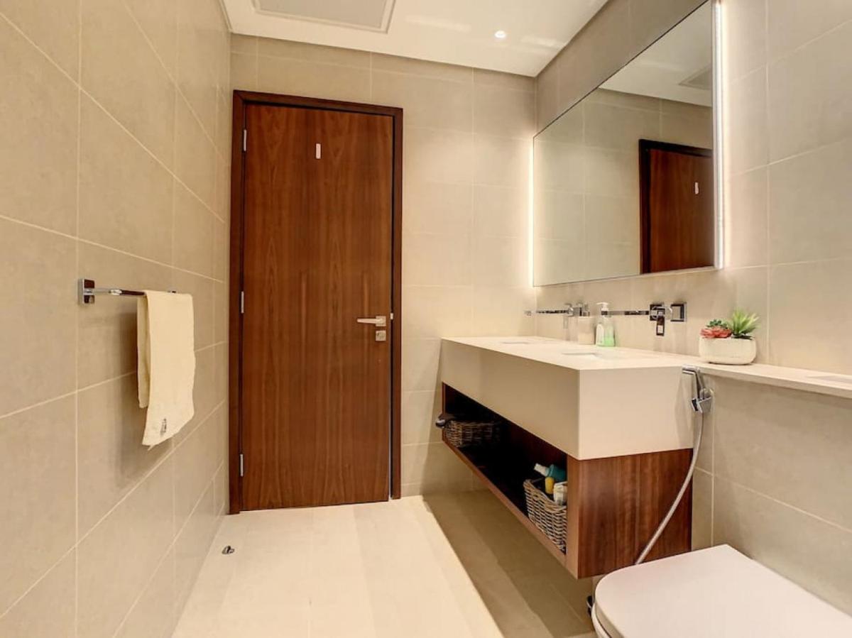 Key View - Marina Gate 1