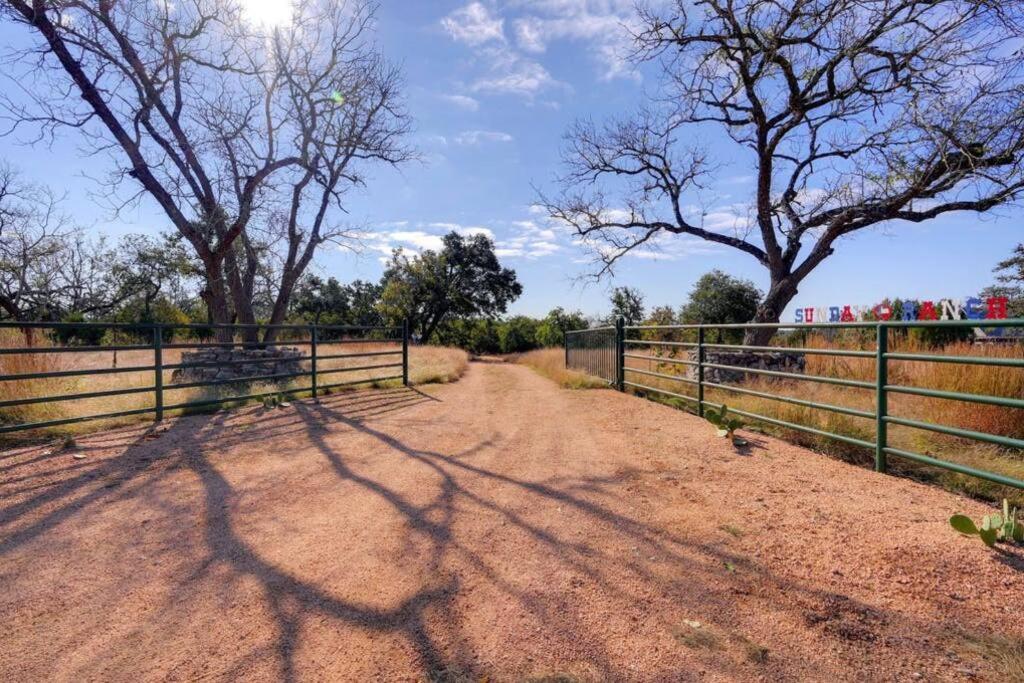 Hill Country Cabin with hot tub and dog friendly