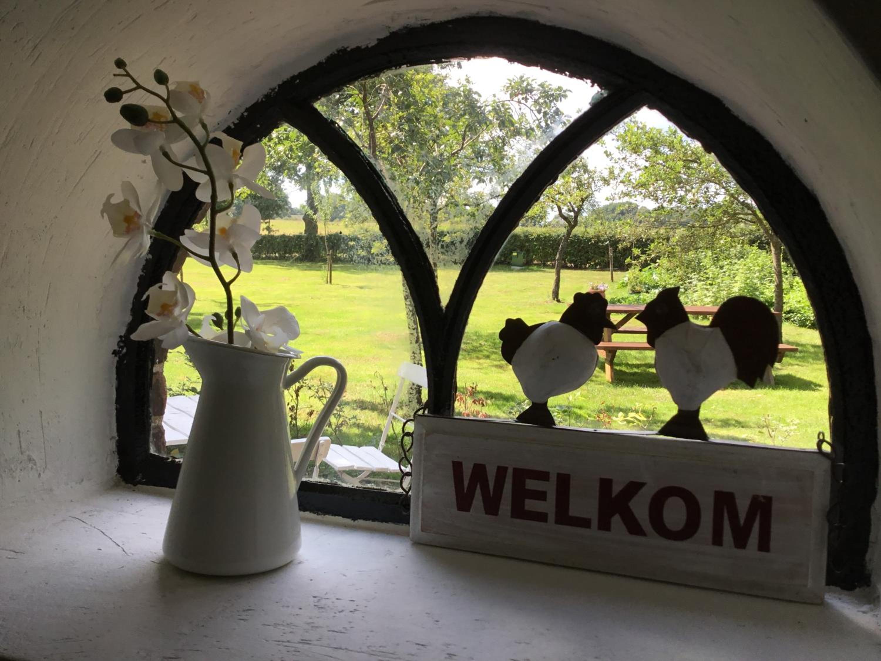 Landelijk gelegen Huisje op erf view 2