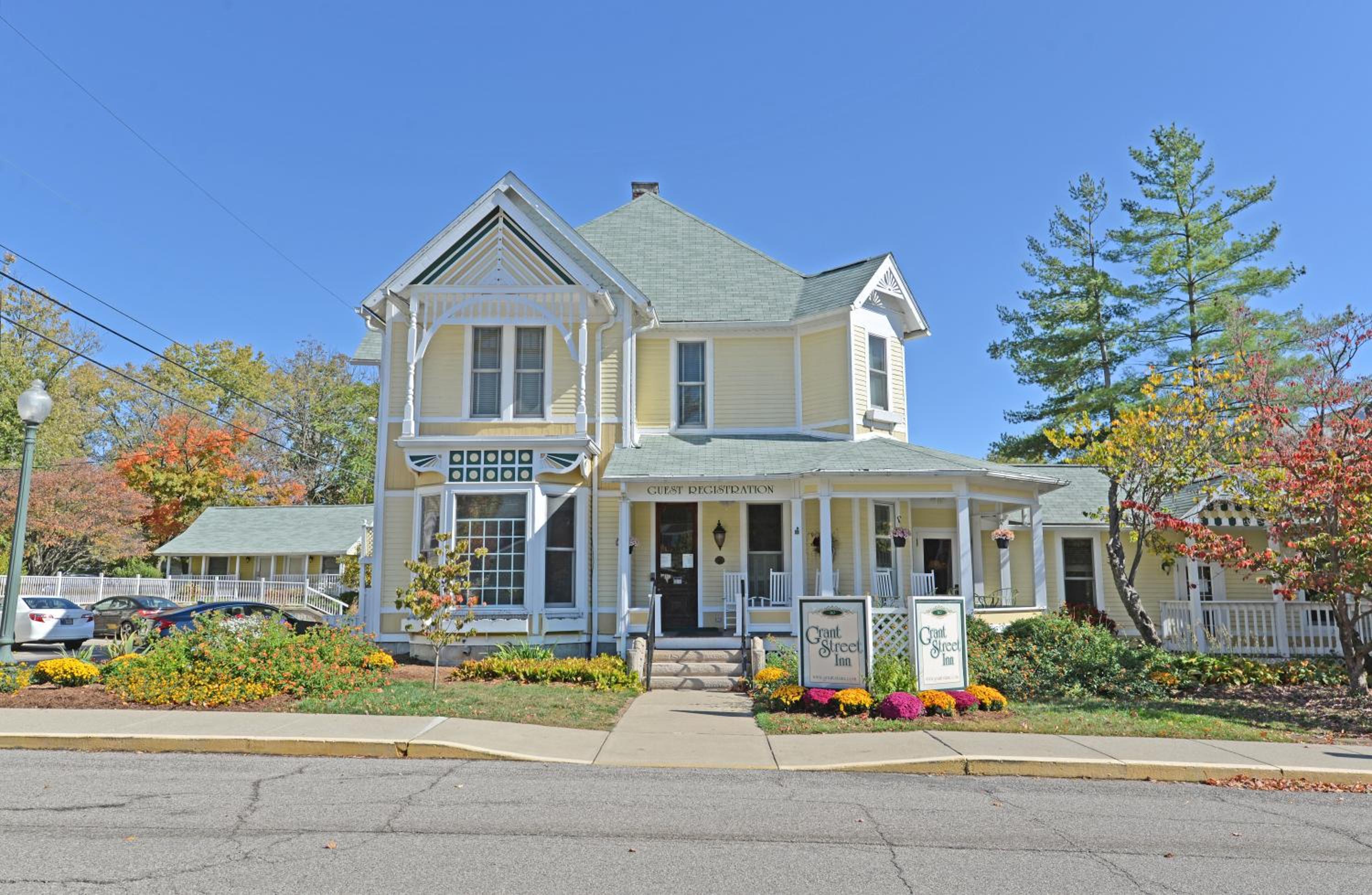 Bloomington Vacations - Grant Street Inn - Bloomington - Property Image 1