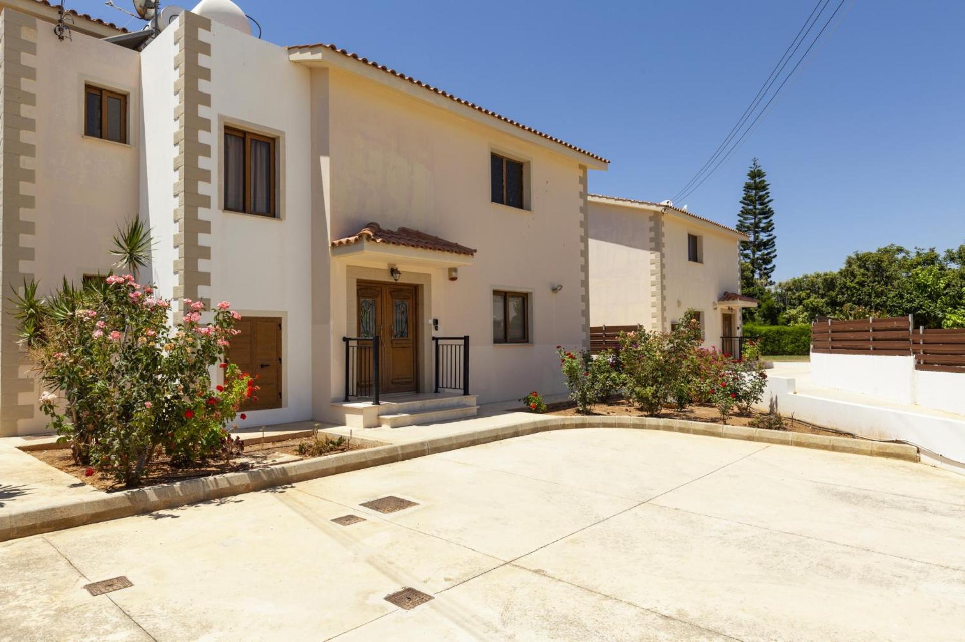 Villa Antonia by Villa Plus
