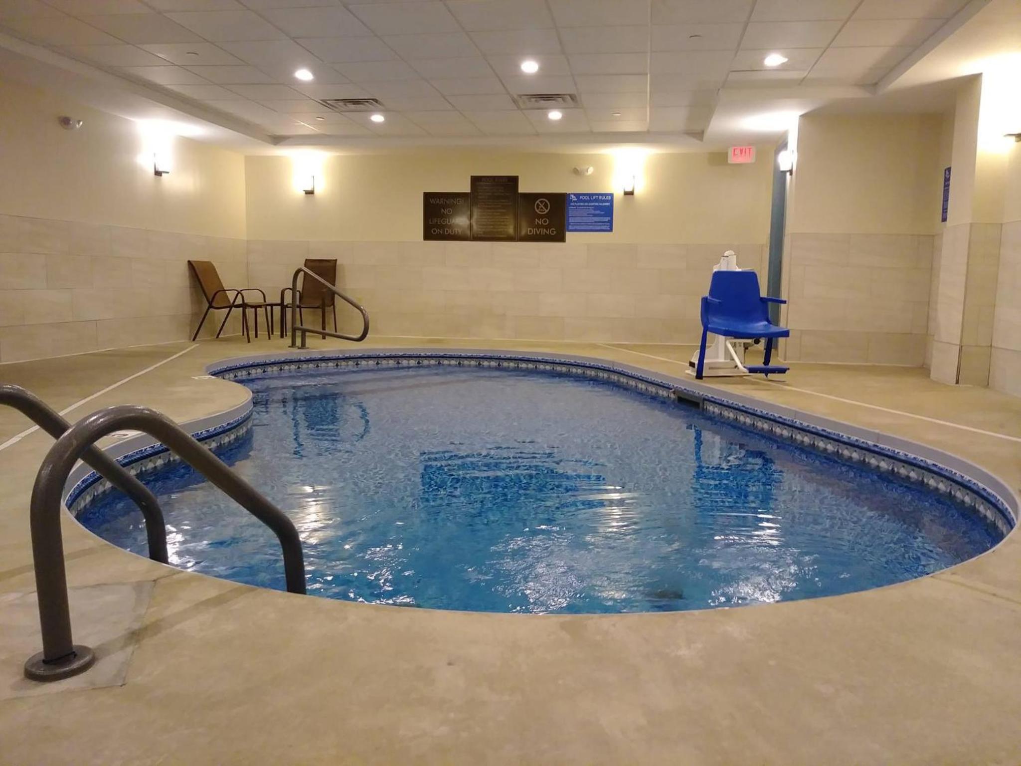 Brattleboro Vacations - Comfort Inn  Suites Brattleboro I-91 - Property Image 2