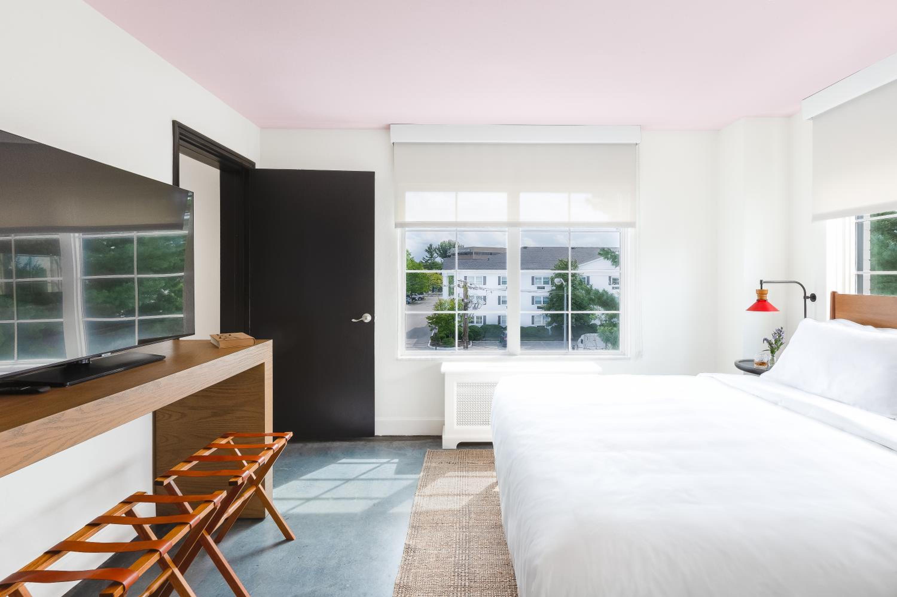 Lexington Vacations - Elwood Hotel Suites - Property Image 21