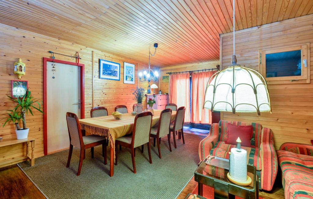 House of Nature with Swimming pool, Sauna and Jacuzzi MIN 2 nights view 3