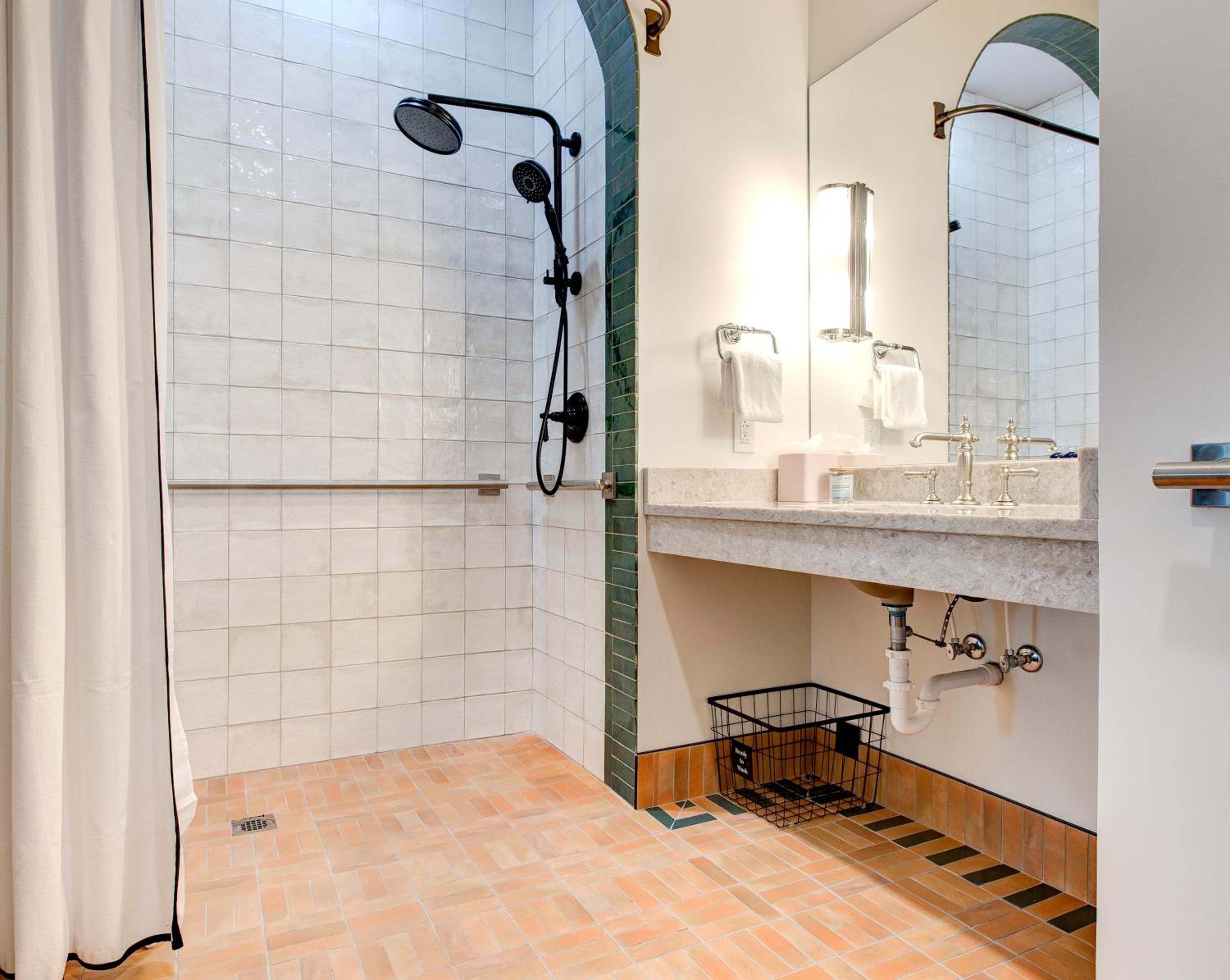 Lexington Vacations - Elwood Hotel Suites - Property Image 17
