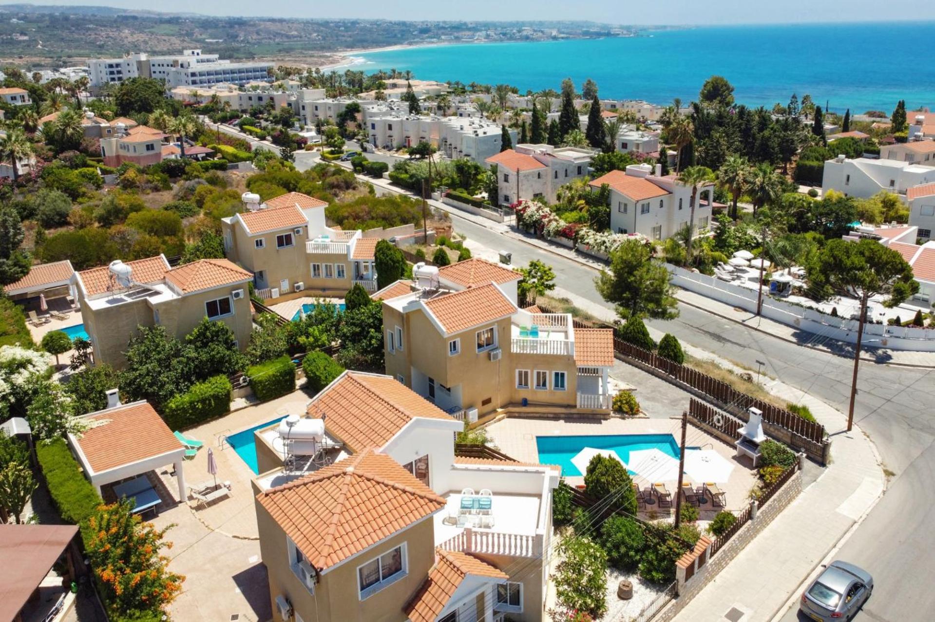Villa Camelia by Villa Plus