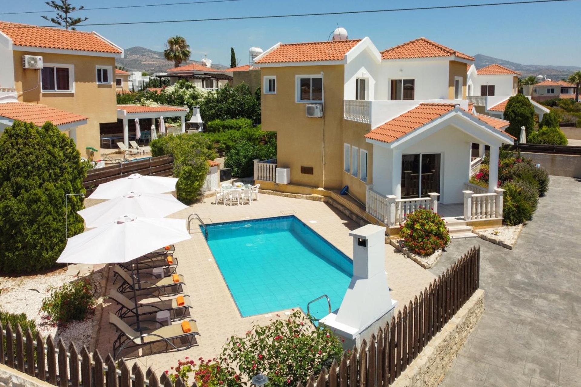 Villa Camelia by Villa Plus