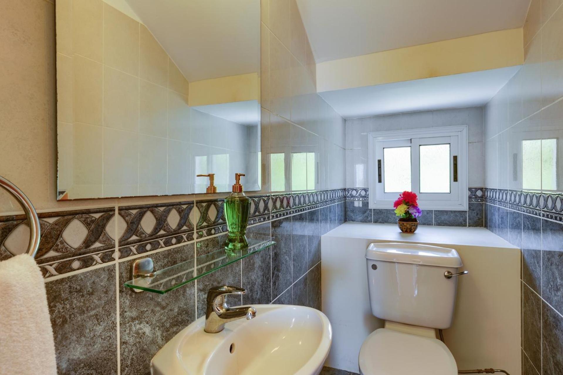 Villa Camelia by Villa Plus