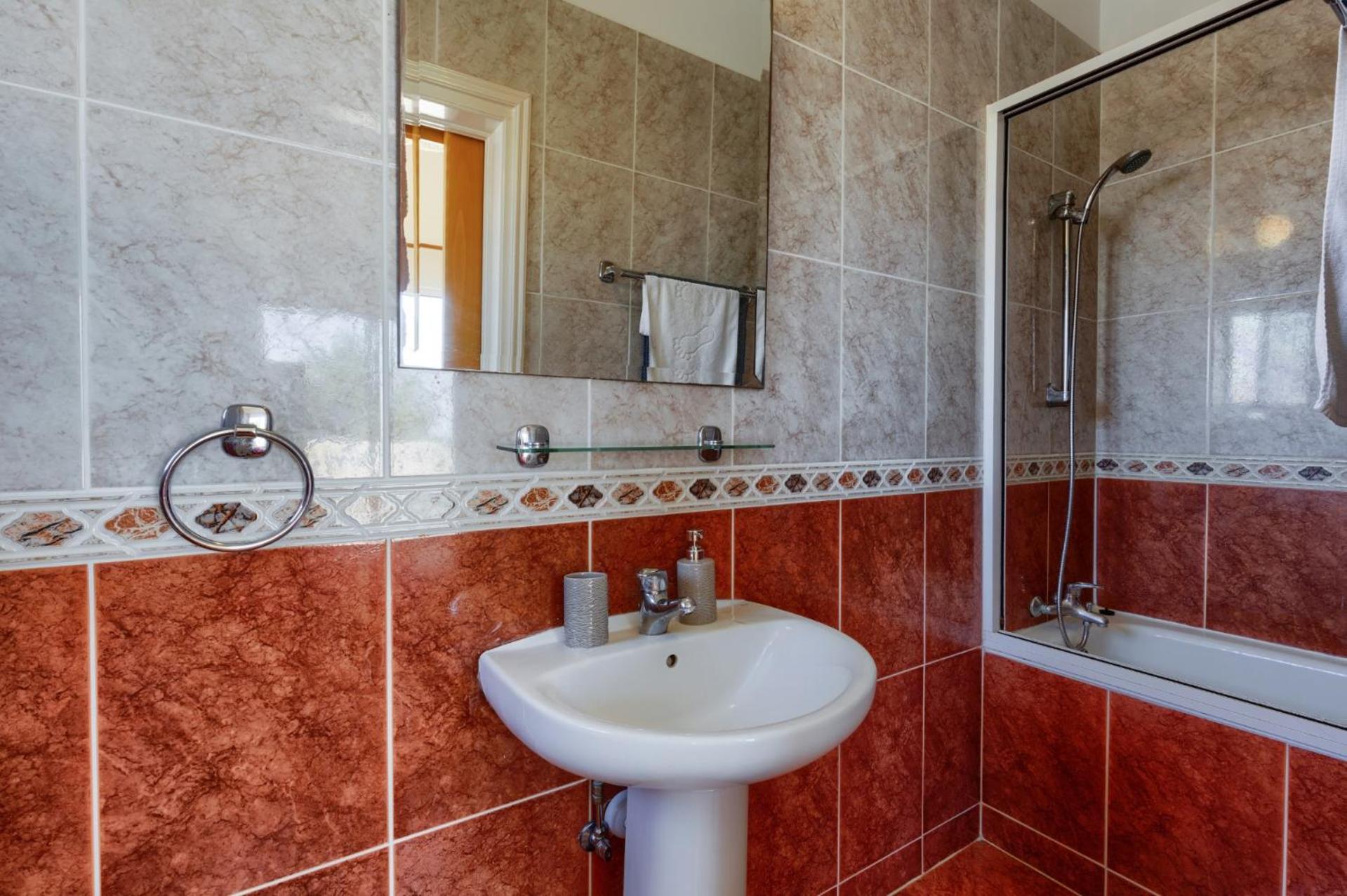 Villa Camelia by Villa Plus
