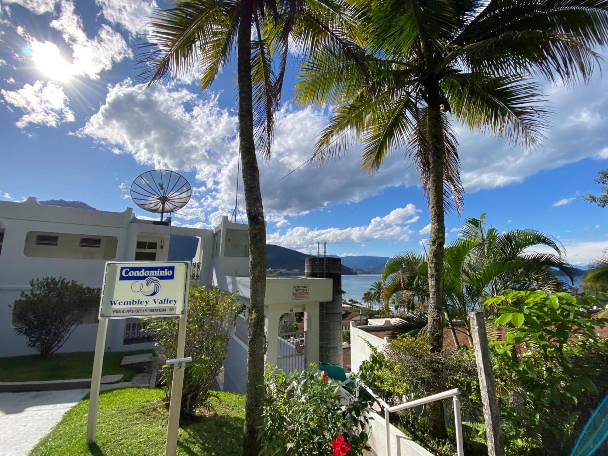 Apartamento Ubatuba Vista para o mar e pé na areia - Praia das Toninhas