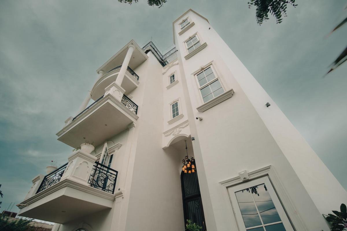hotel building