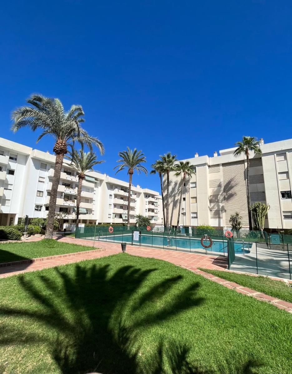 La Carihuela Lux apartment photo 3