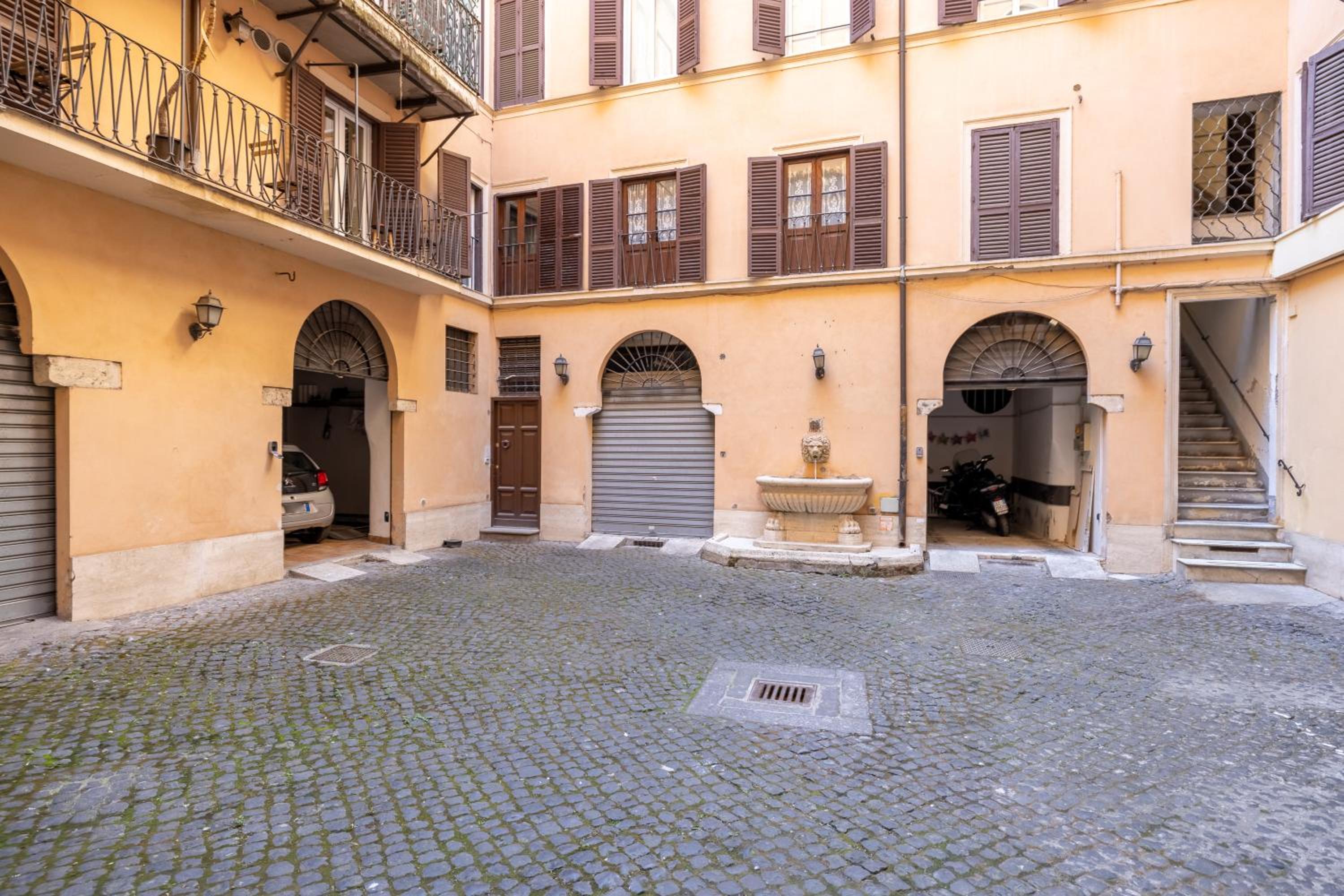 Mommy's - Pantheon house