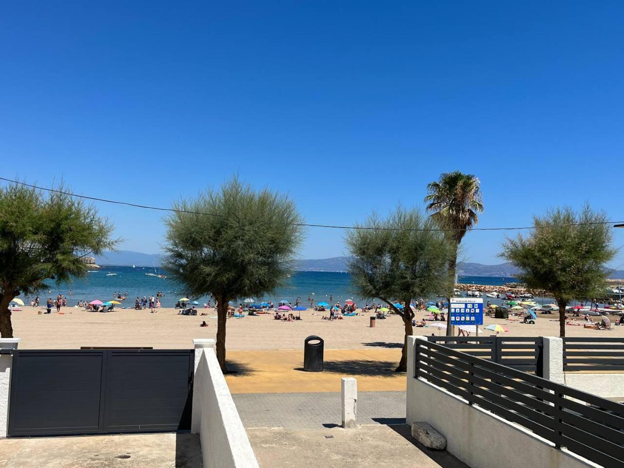 Apartamento en la playa. Free Parking. Free WiFi photo 1