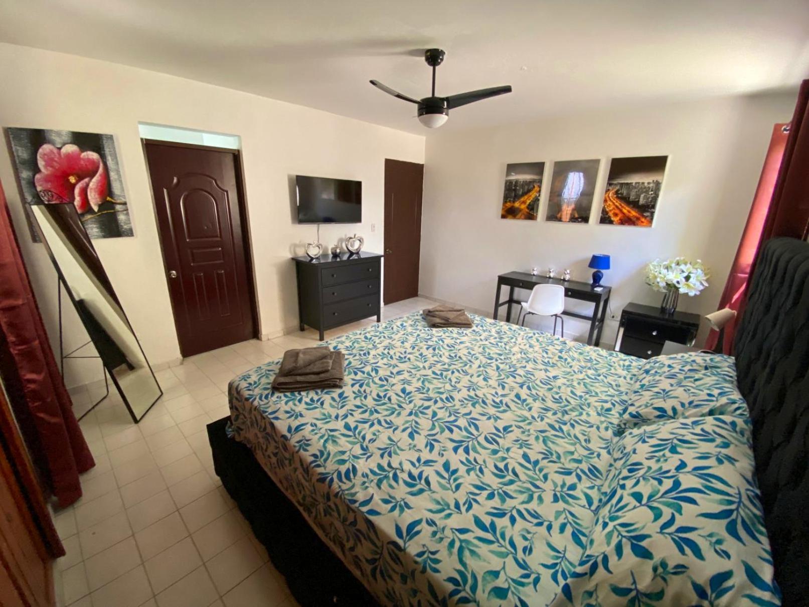Casa Corona Plaza con Parqueo y WiFi view 5