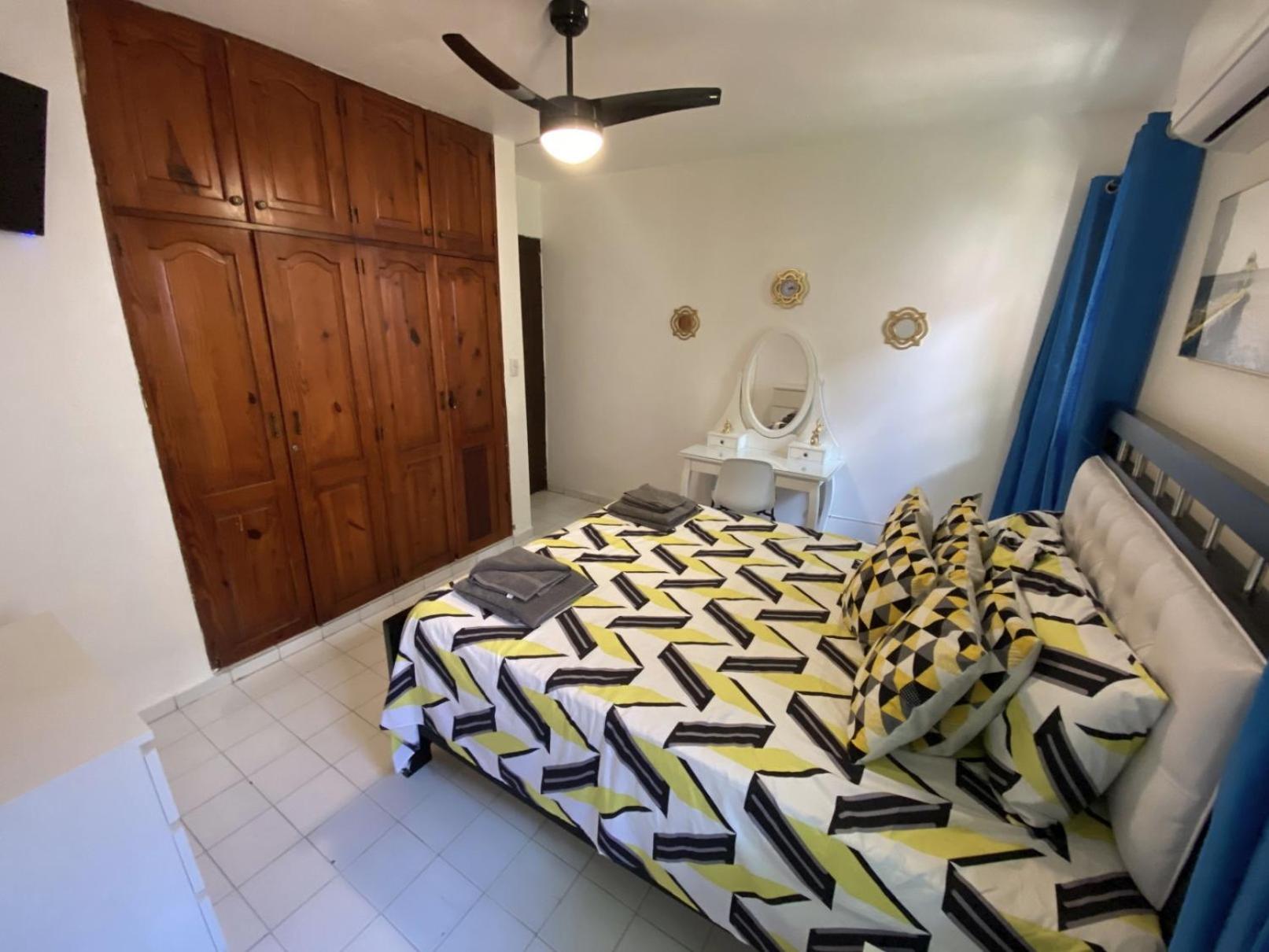 Casa Corona Plaza con Parqueo y WiFi view 4