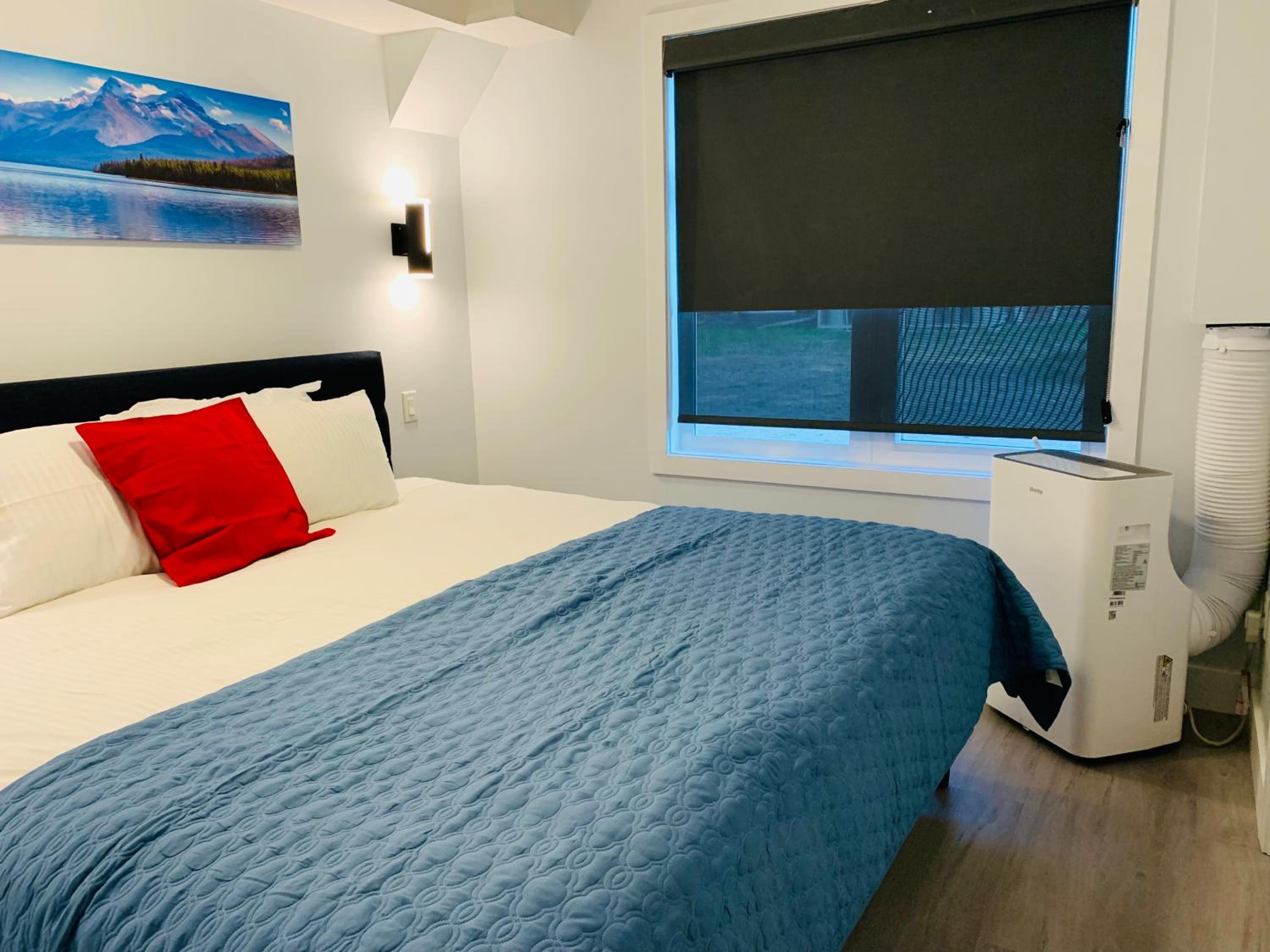 Romantic 1-Bedroom Serviced Apartment Kitchen & AC 143