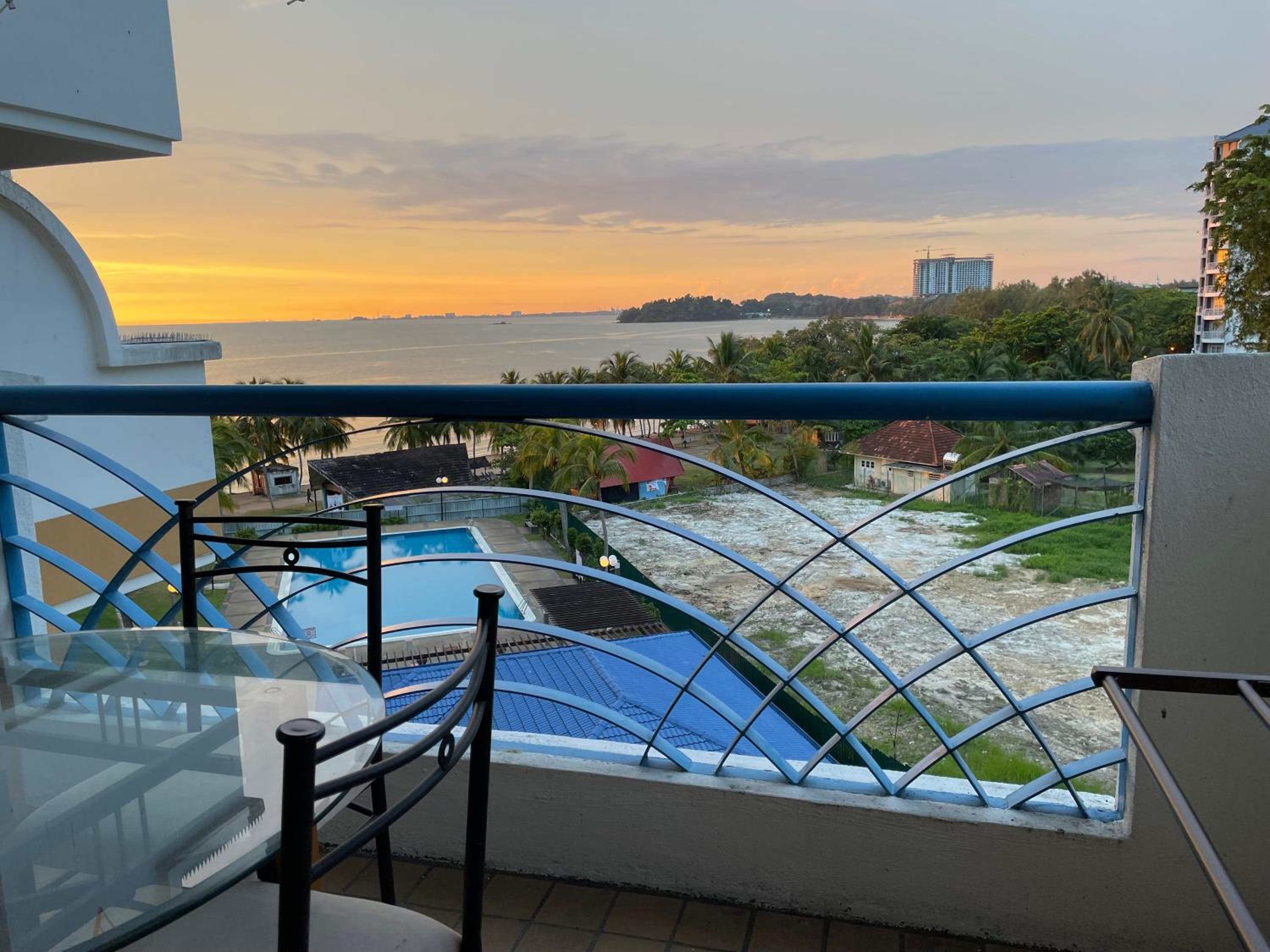 Seri Bulan Holiday Apartment Affordable 2BR Beachside Stay in Teluk Kemang, PD photo 7
