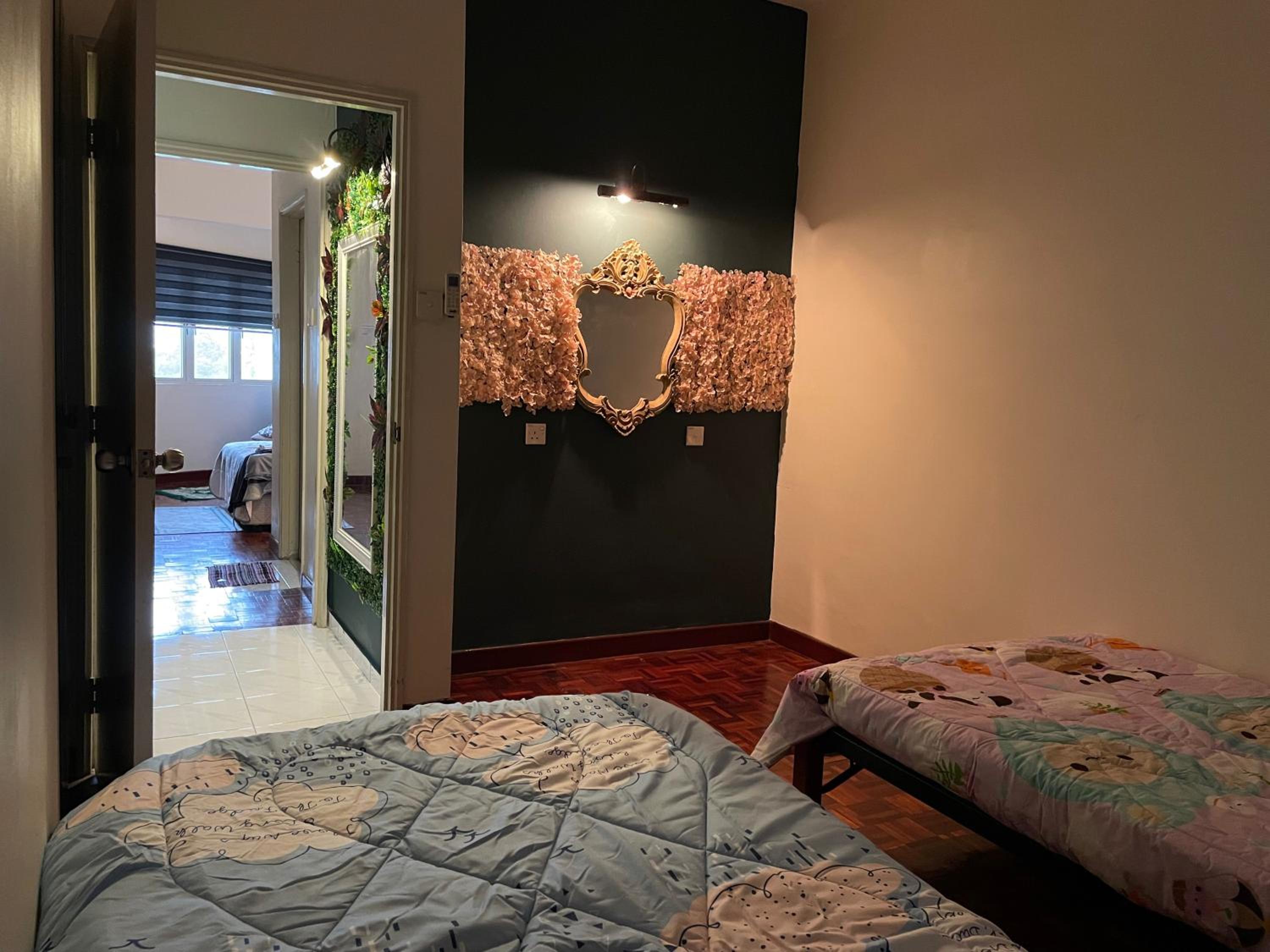 Seri Bulan Holiday Apartment Affordable 2BR Beachside Stay in Teluk Kemang, PD photo 2