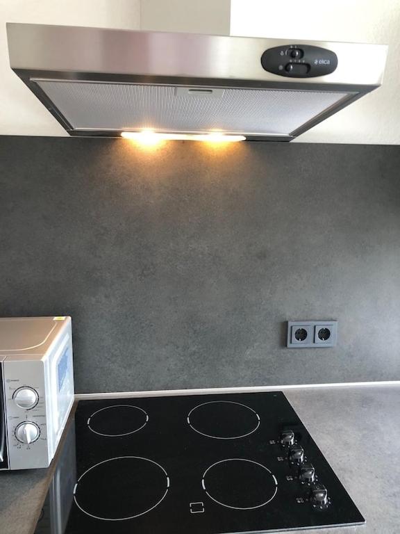 studio m - Stylish Central City Business Apartment for 5 guests