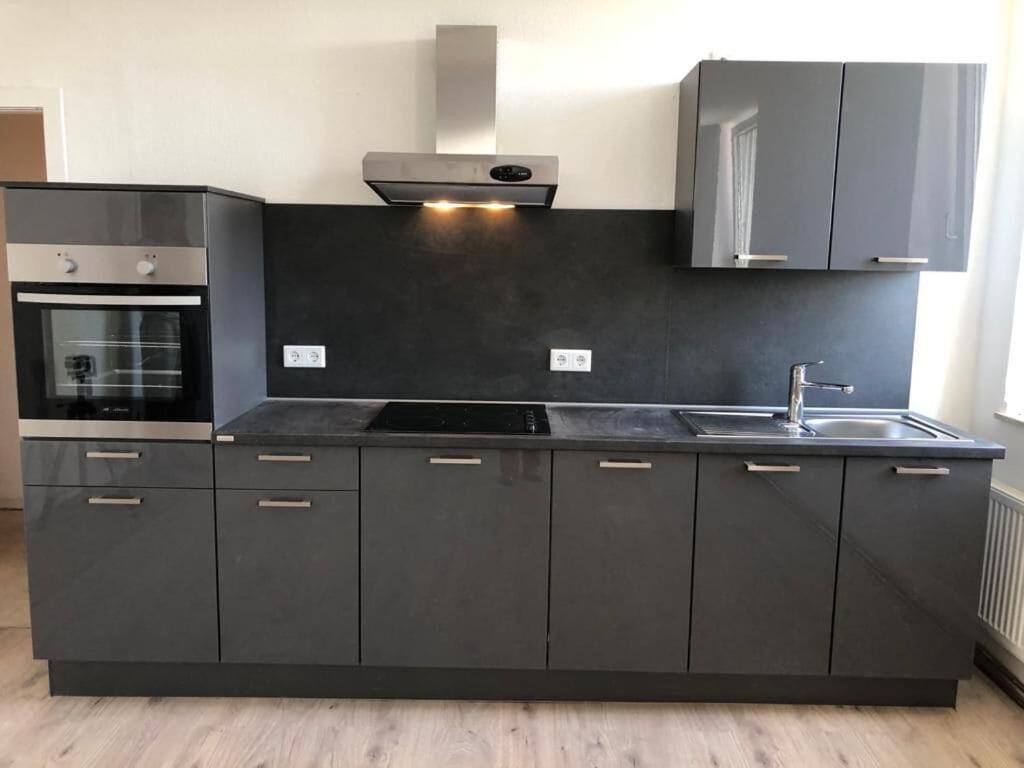 studio m - Stylish Central City Business Apartment for 5 guests